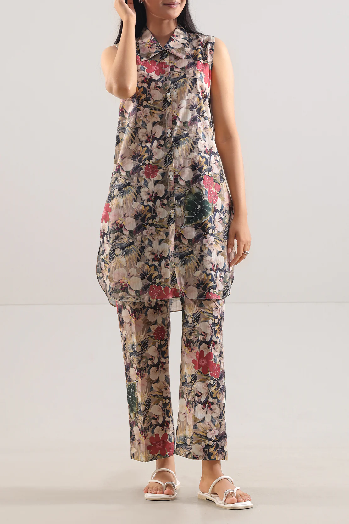 Printed Lawn Stitched 2 Piece (Shirt/Trouser) - Image 3