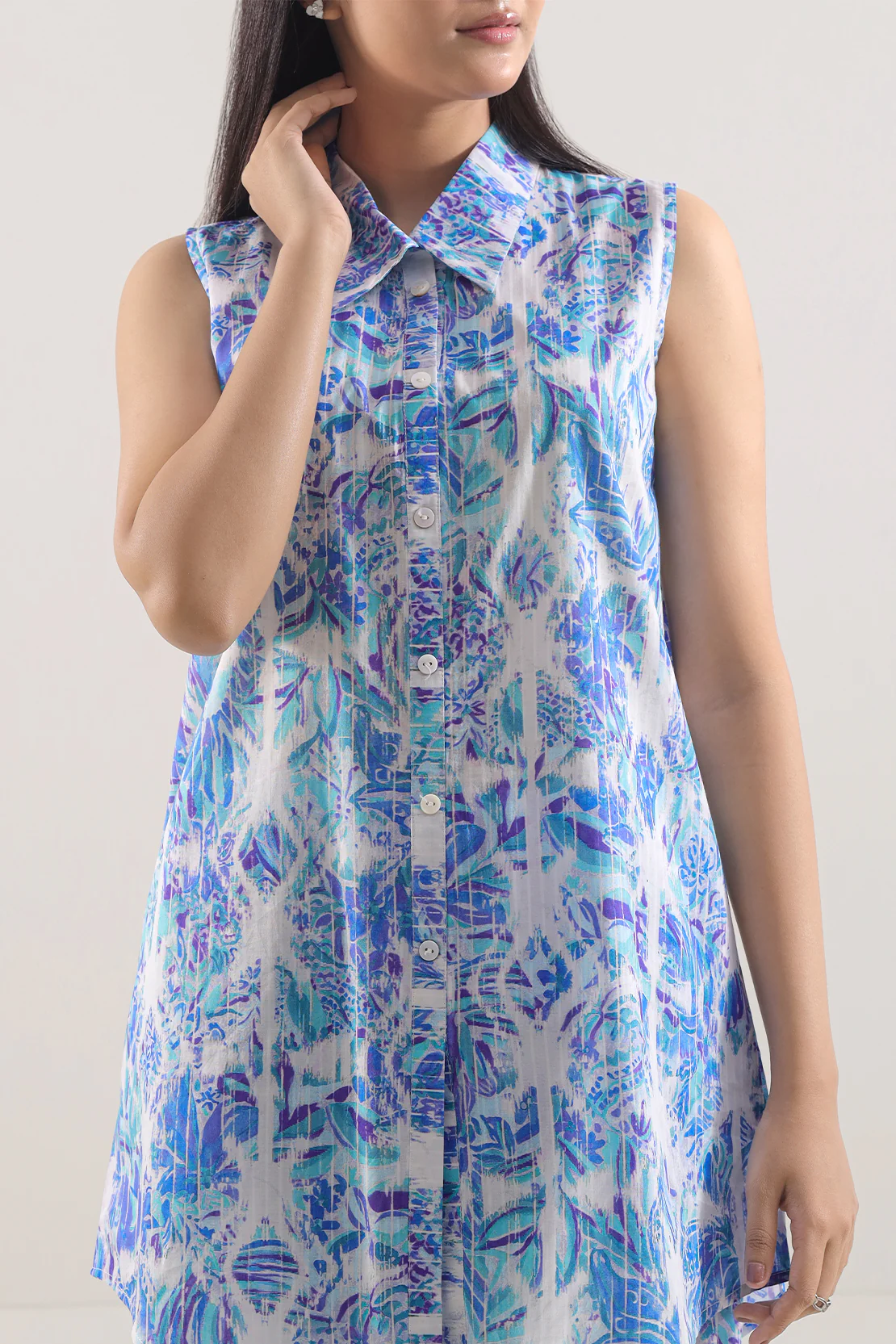 Printed Lawn Stitched 2 Piece (Shirt/Trouser) - Image 2