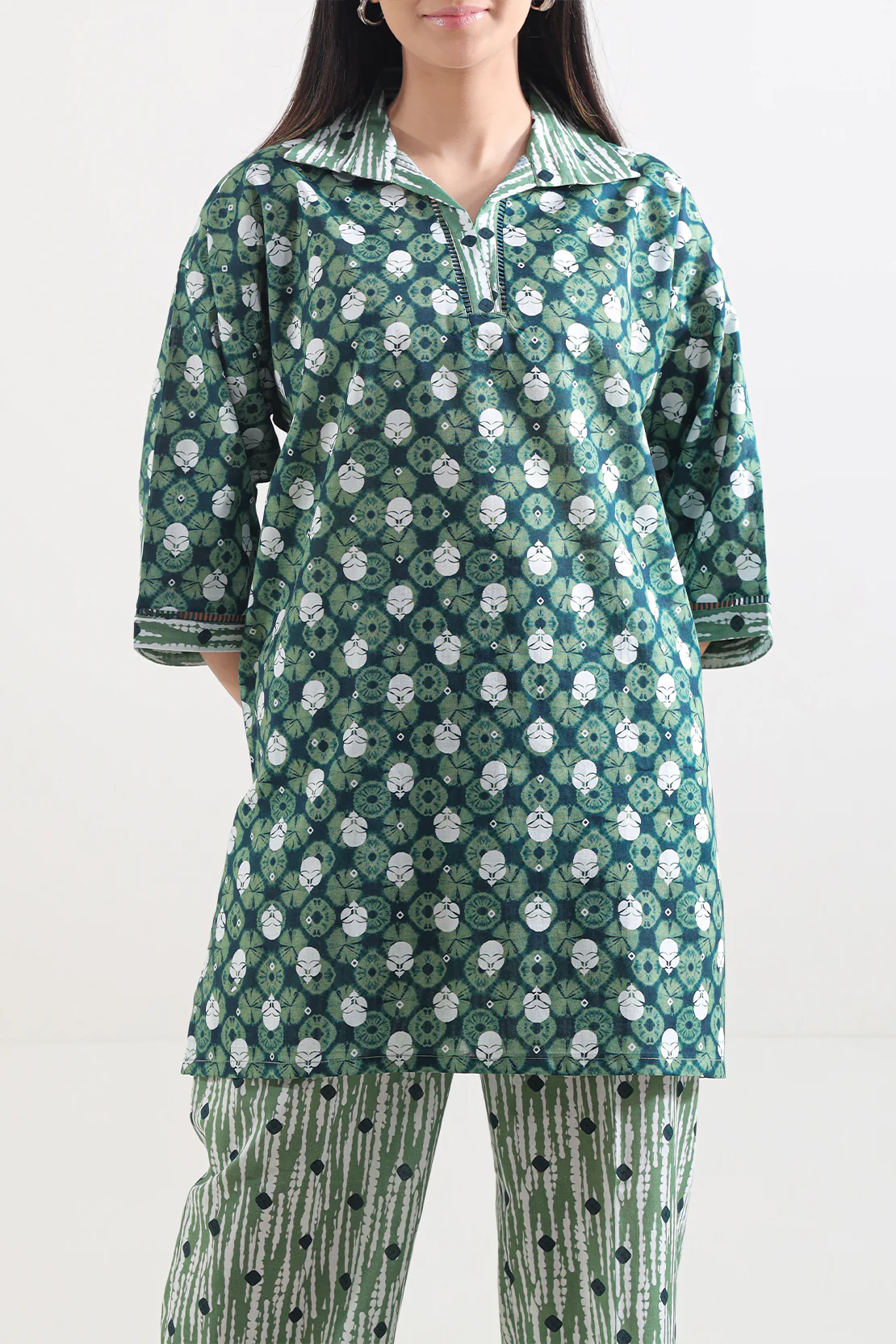 Printed Lawn Stitched 2 Piece (Shirt/Trouser) - Image 3