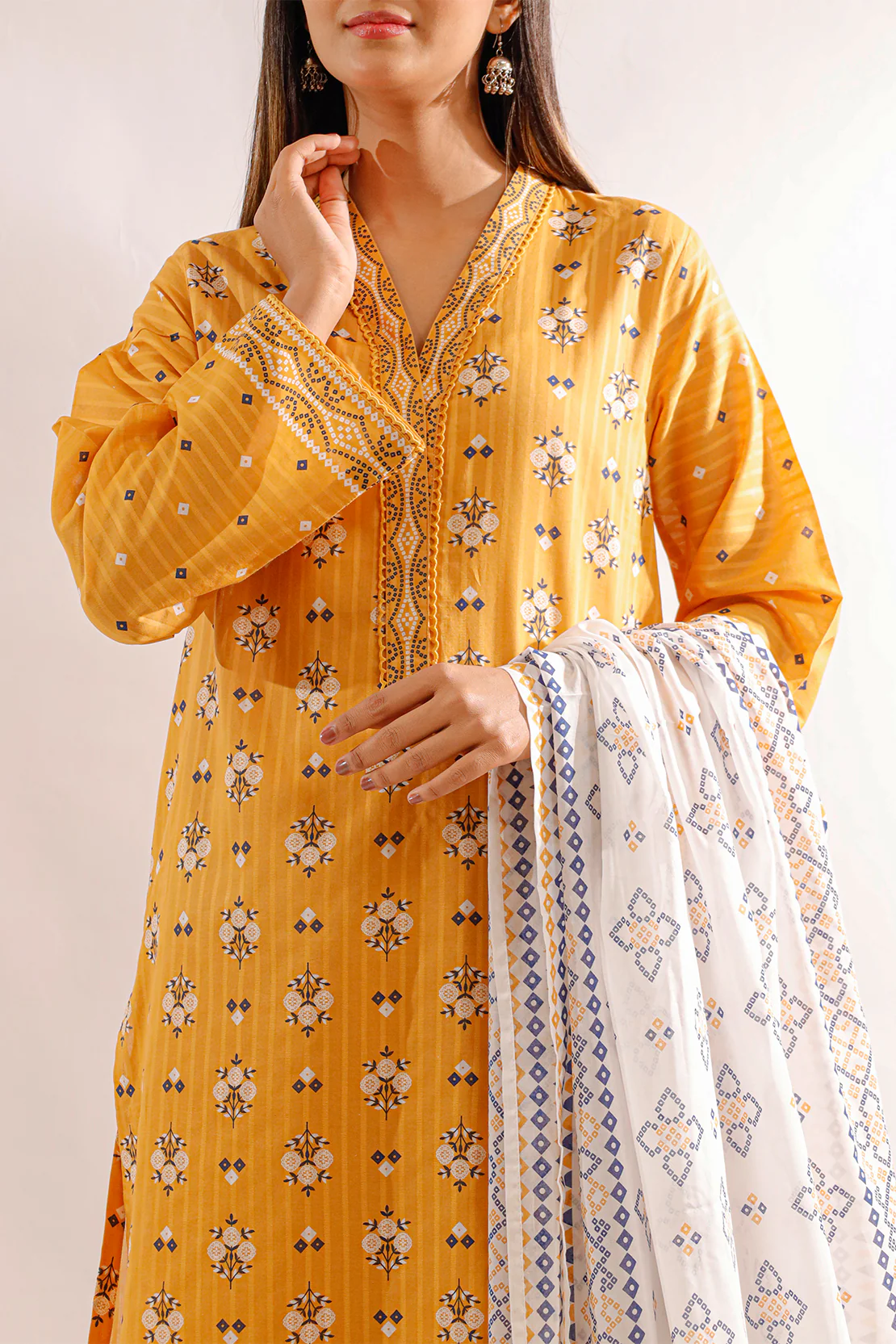 Printed Lawn Stitched 3 Piece - Image 4