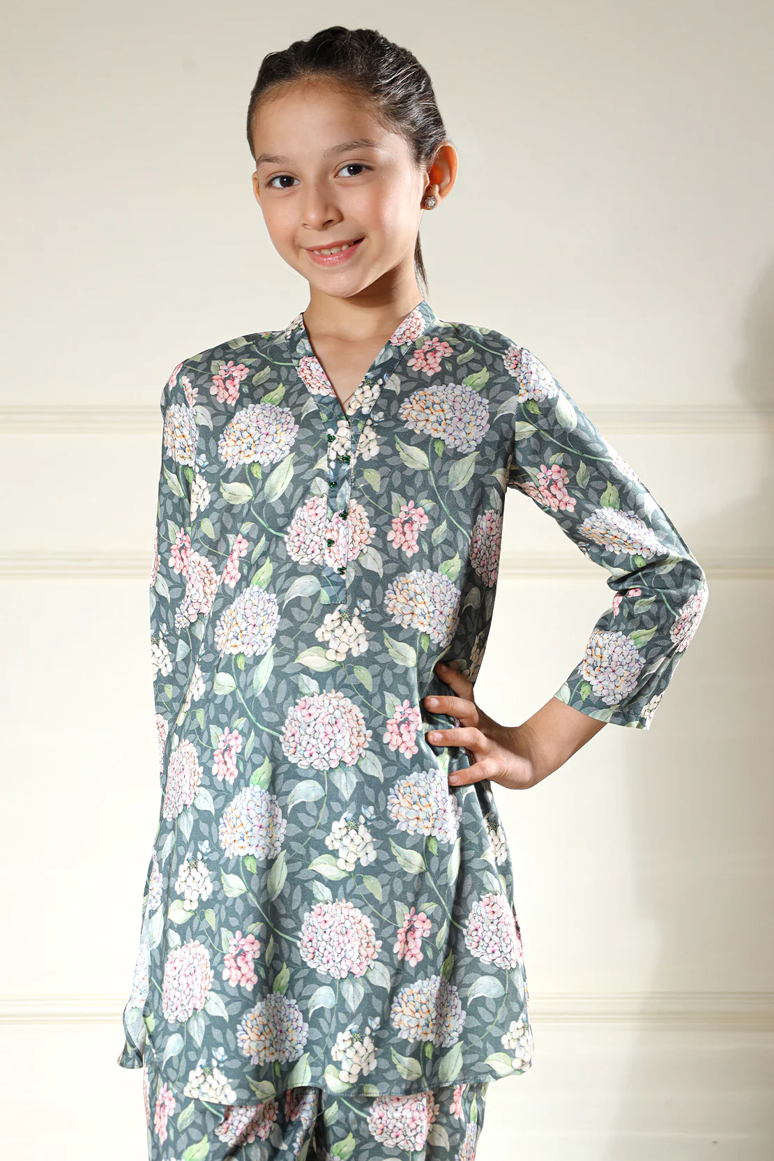 SAYA's Printed Arabic Lawn Stitched For Mom And Daughter - Image 8