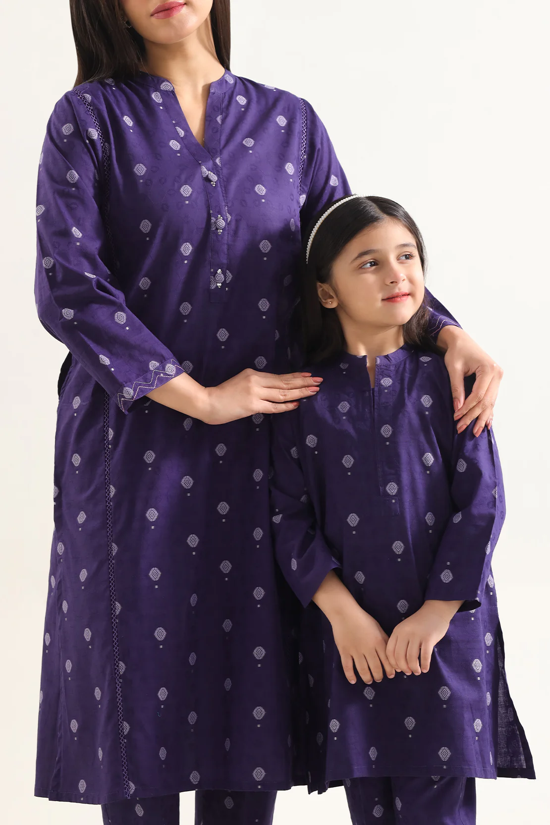 SAYA's Printed Cotton jacquard Stitched For Mom And Daughter - Image 4