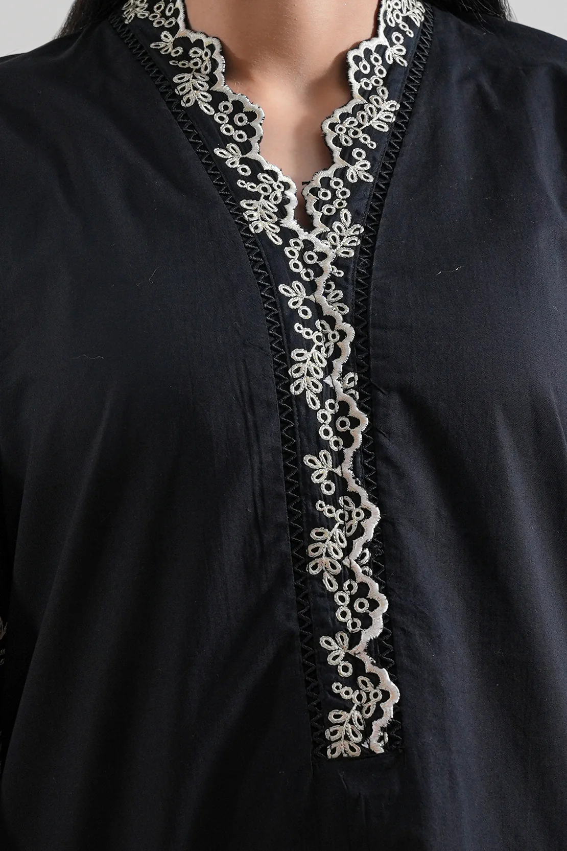 Solid Embroidered Khaddar Stitched 2 Piece (Shirt/Trouser) - Image 4