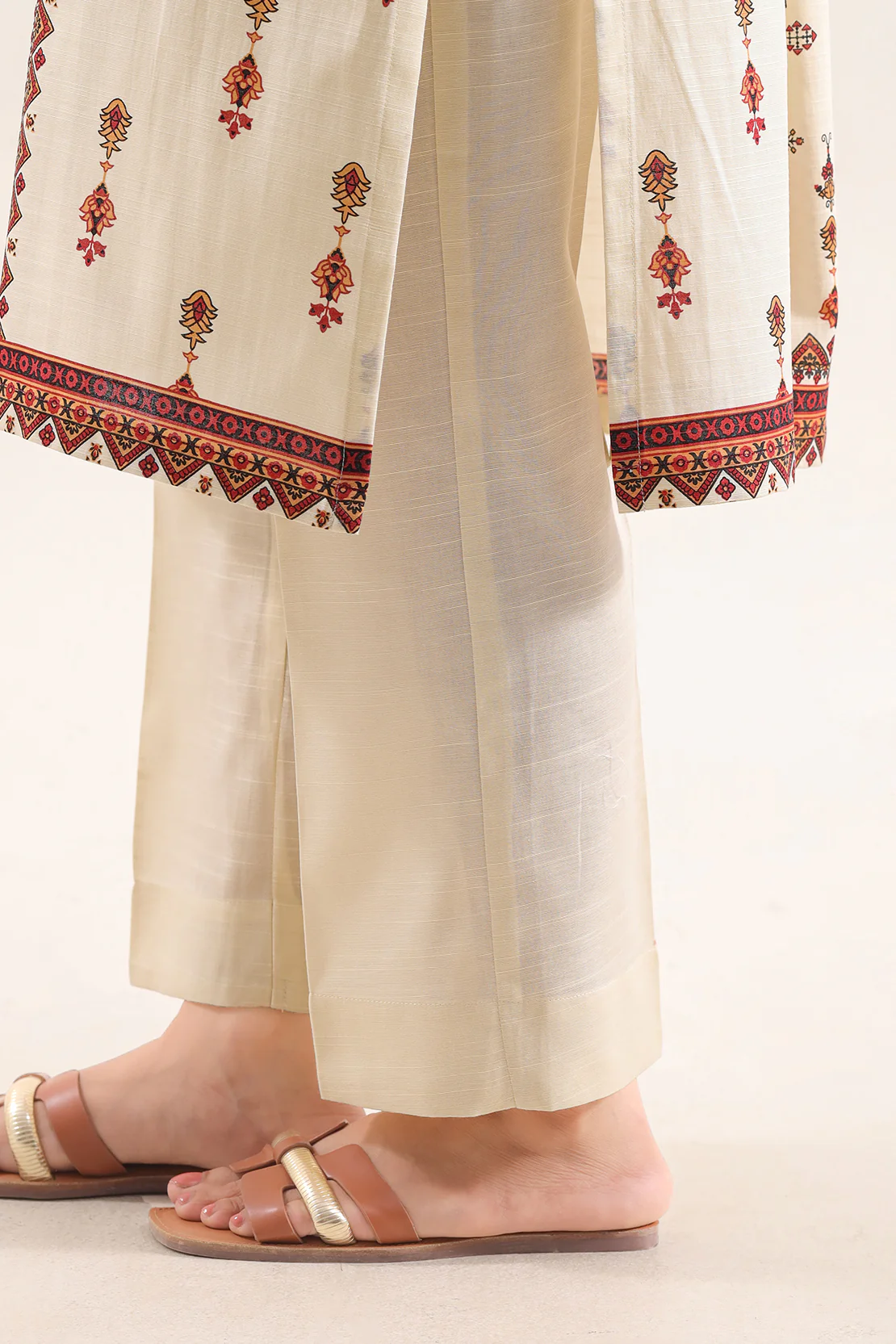 Stitched Khaddar Suit – Printed (3PC, 2PC Or Shirt) - Image 5