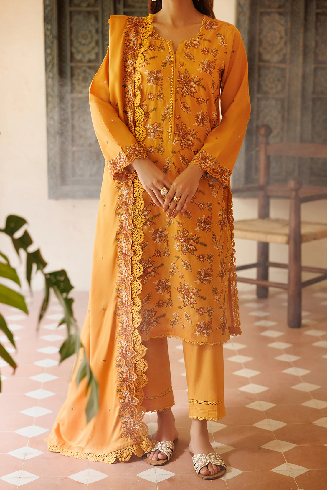 Unstitched Embroidered Arabic Linen 3 Piece