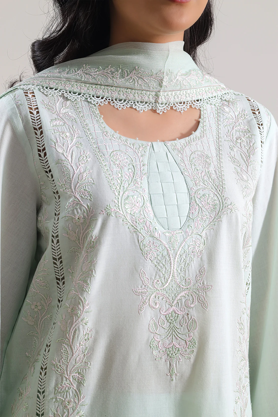 Unstitched Embroidered Cambric 3 Piece With Chiffon Dupatta - Image 2