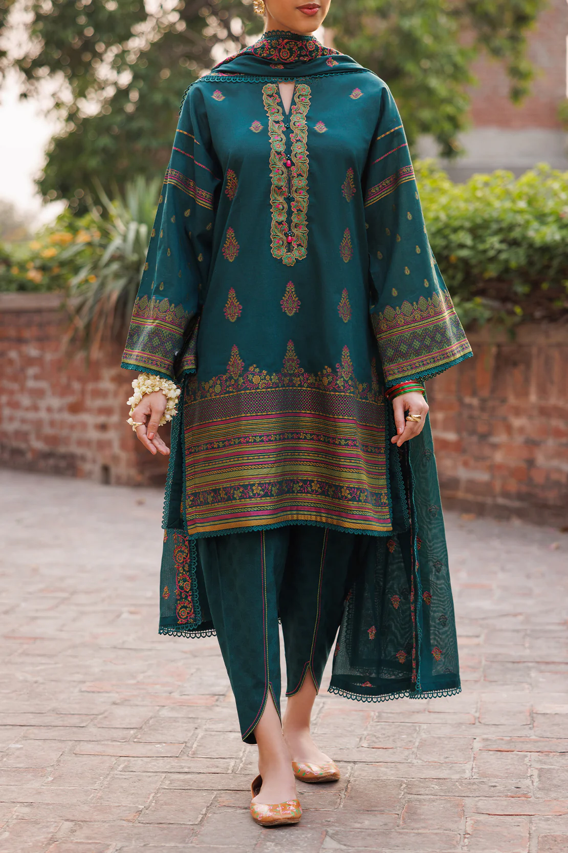 Unstitched Embroidered Jacquard Cotton 3 Piece - Image 3