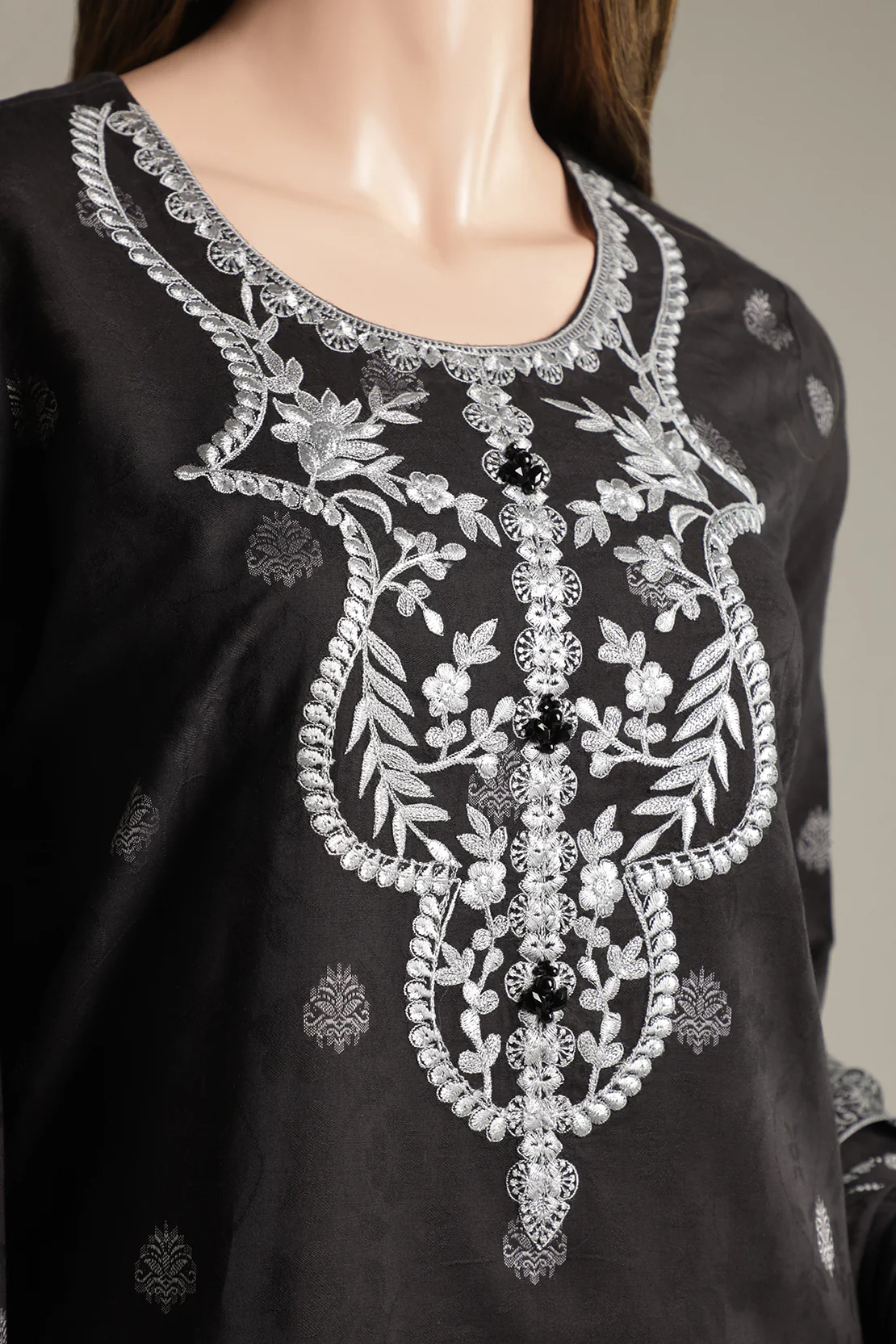 Unstitched Embroidered Jacquard Cotton 3 Piece - Image 4