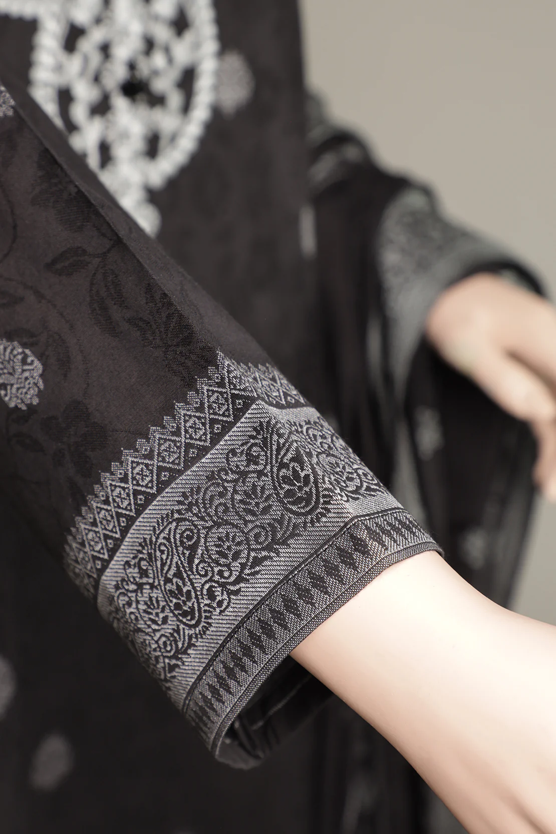 Unstitched Embroidered Jacquard Cotton 3 Piece - Image 5