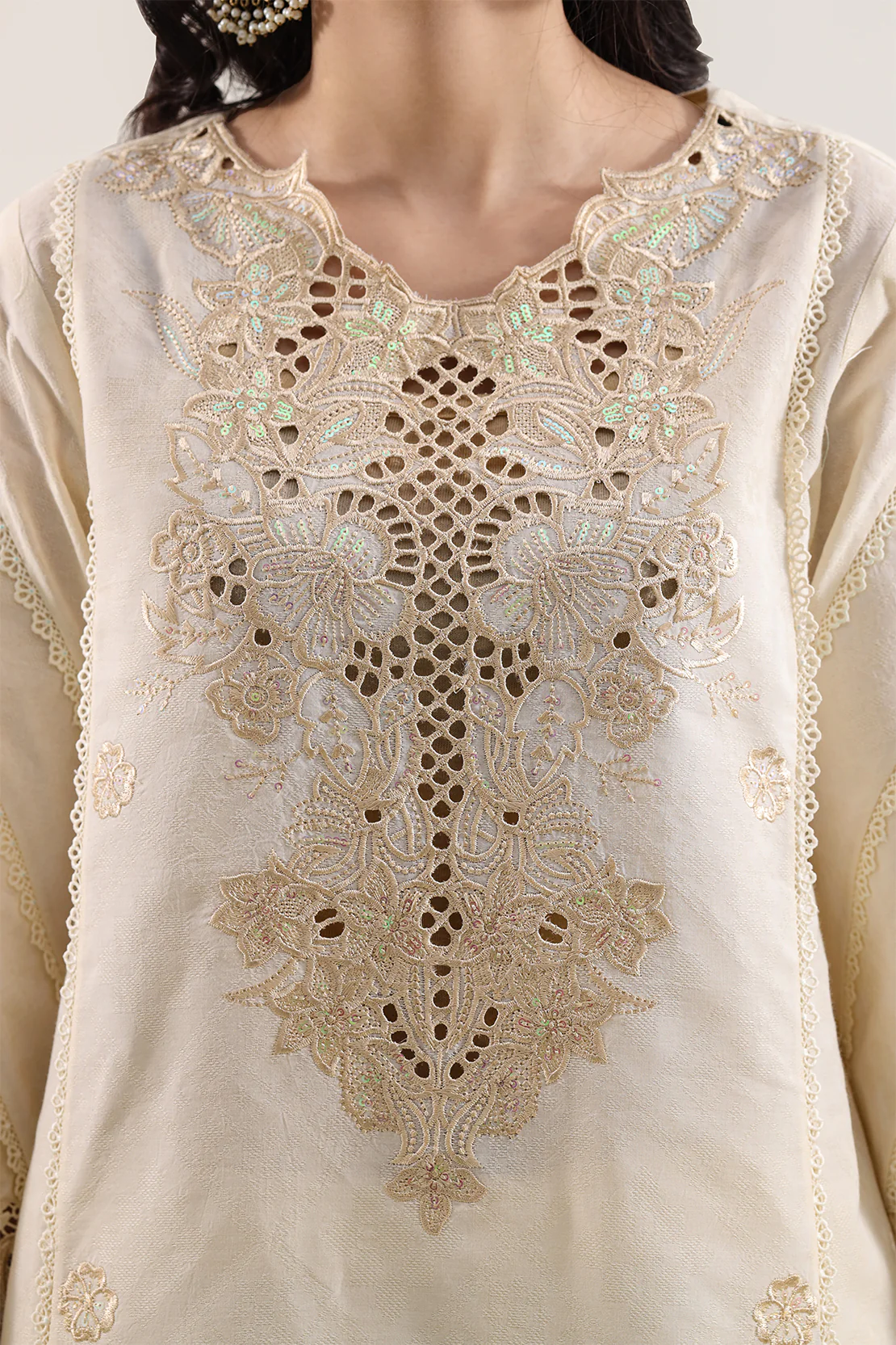 Unstitched Embroidered Self Jacquard 3 Piece With chiffon Dupatta - Image 4