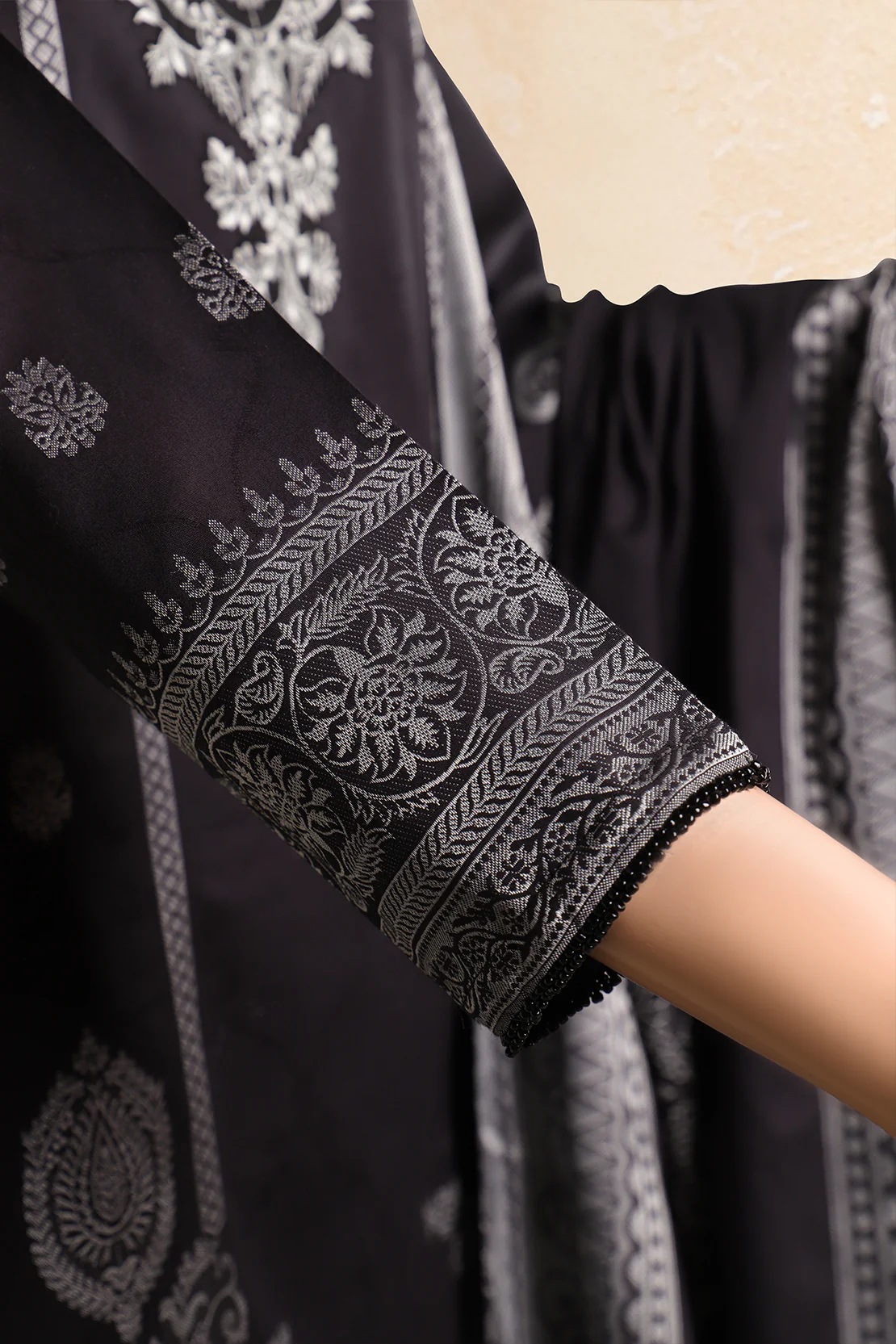 Unstitched Jacquard Cotton 3 Piece - Image 4
