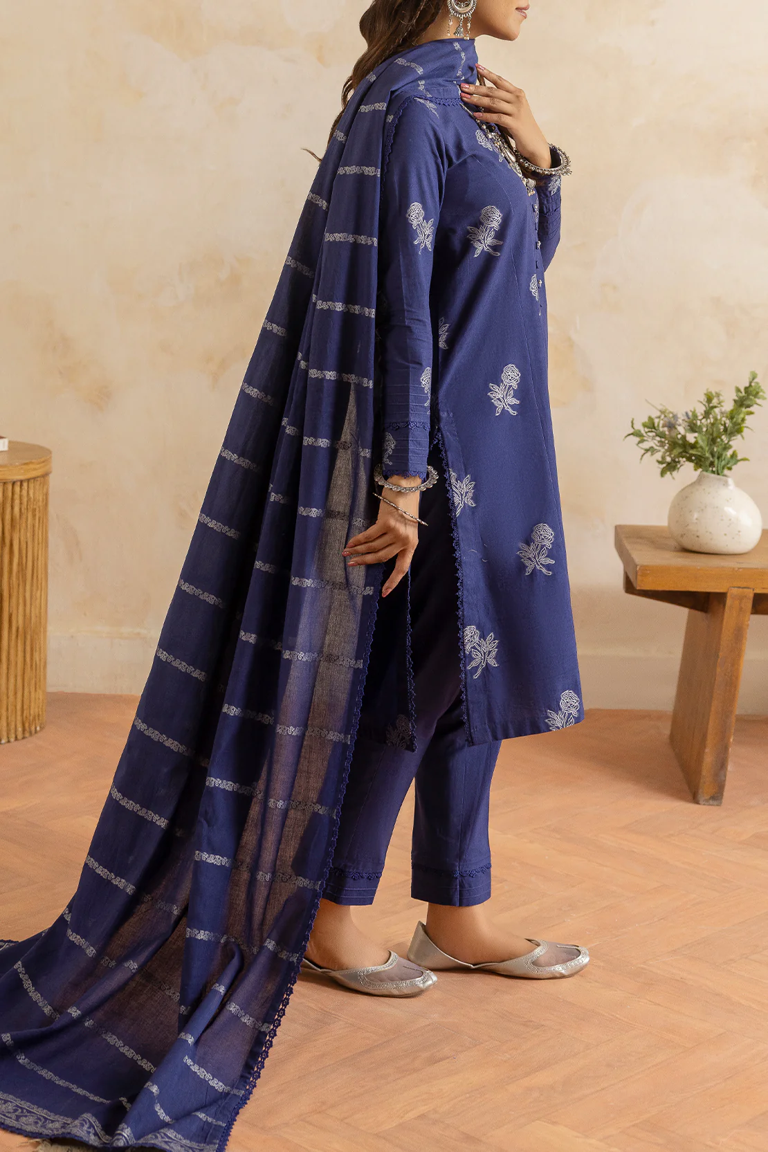 Unstitched Jacquard Cotton 3 Piece - Image 3