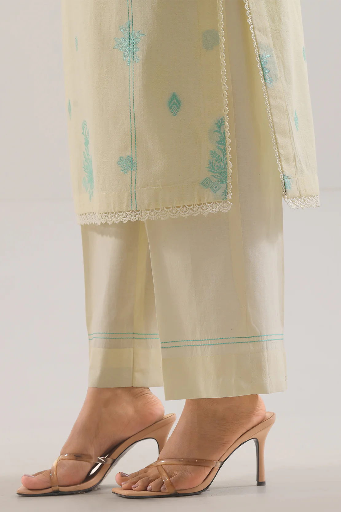 Unstitched Jacquard Cotton 3 Piece - Image 5