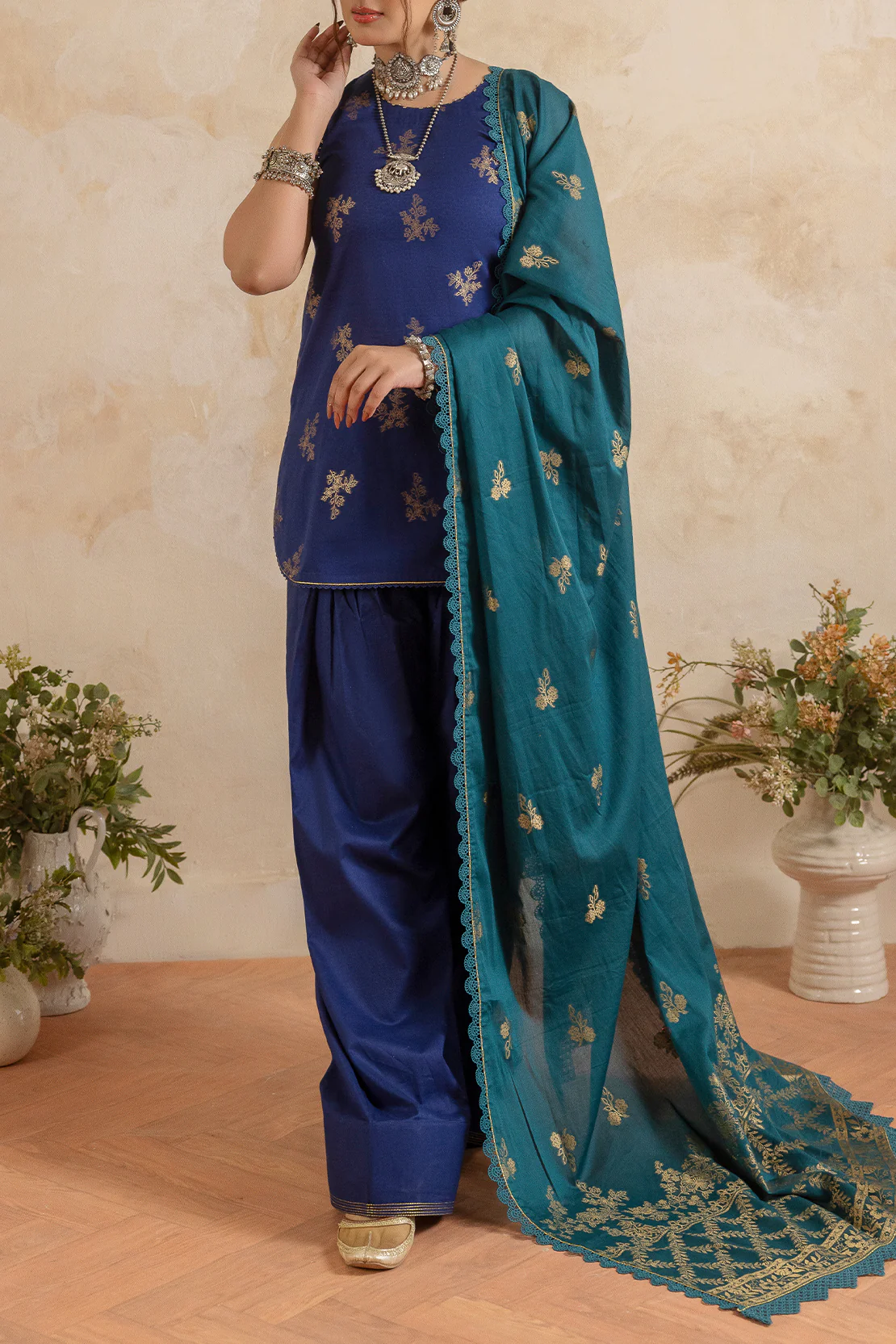 Unstitched Jacquard Cotton Shirt - Image 3