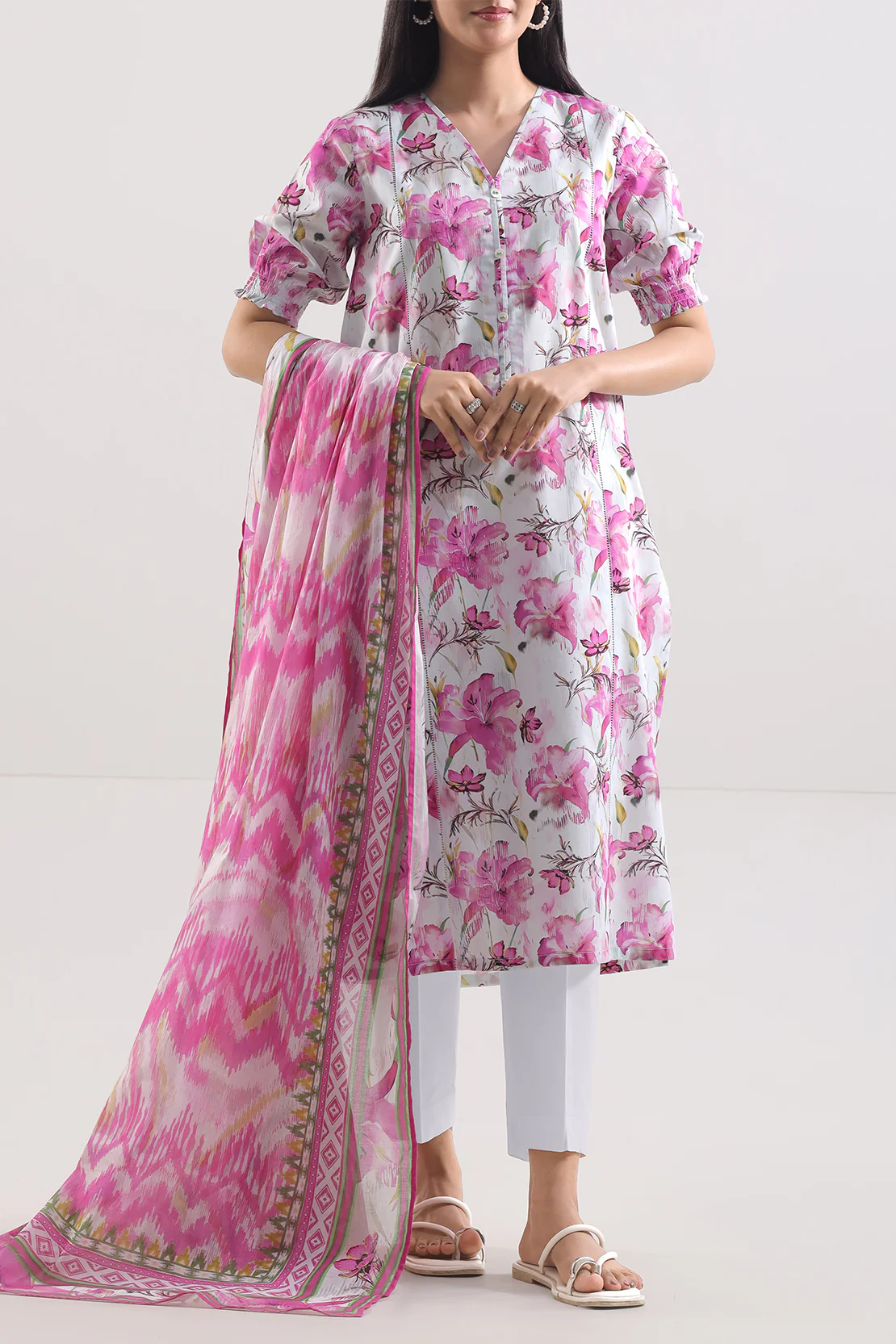 Unstitched Printed Arabic Lawn 3 Piece - Image 3