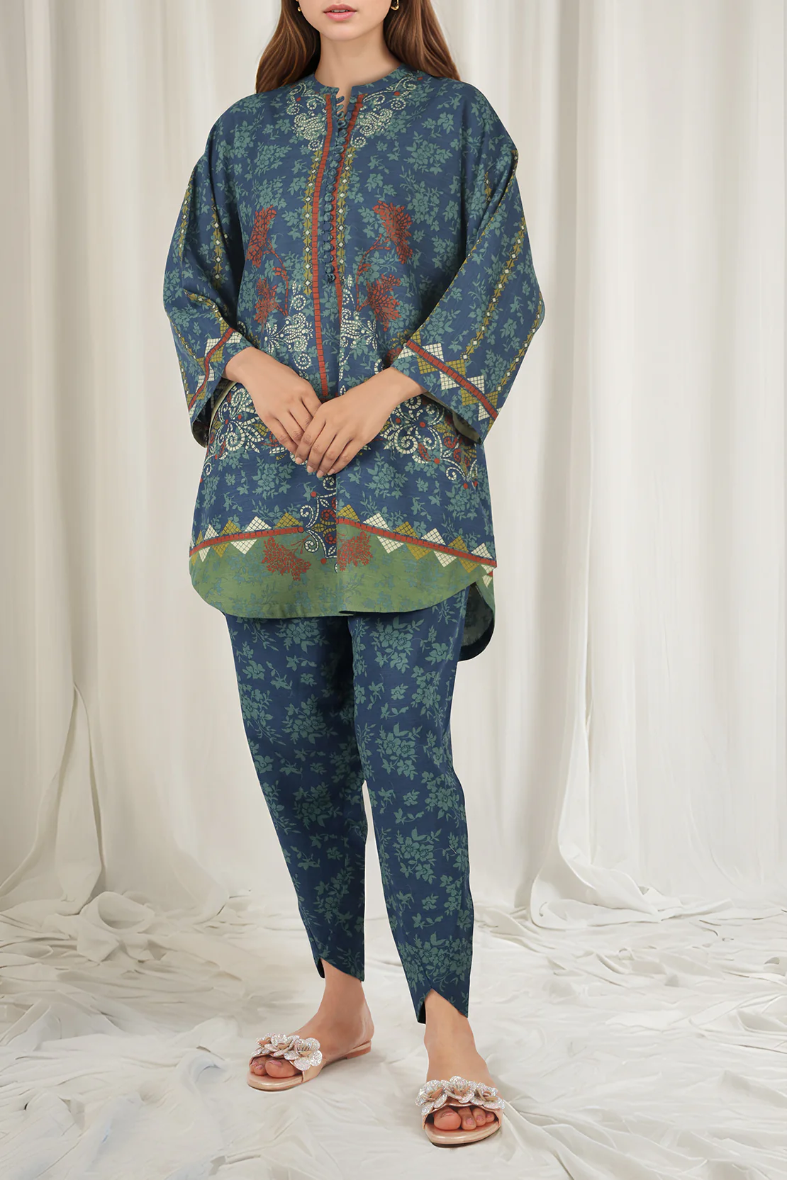Unstitched Printed Warm Khaddar 2 Piece (Shirt/Trouser) - Image 2