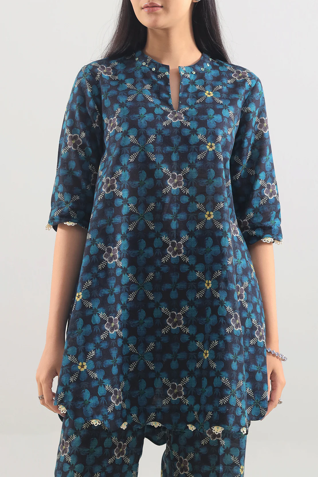 Unstitched Printed Warm Khaddar 2 Piece (Shirt/Trouser) - Image 3