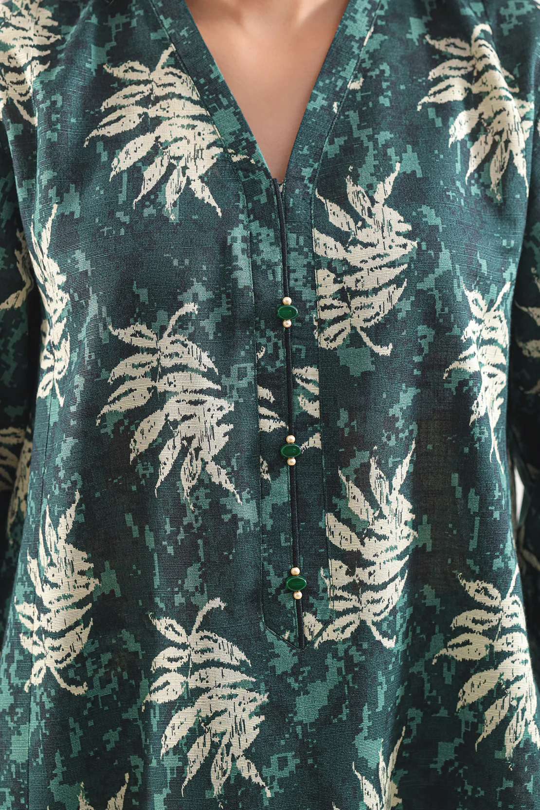 Unstitched Printed Warm Khaddar 2 Piece (Shirt/Trouser) - Image 4