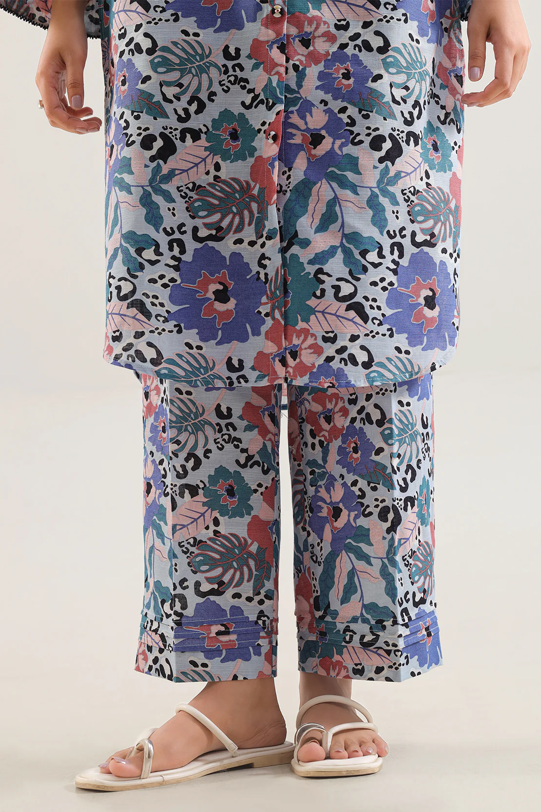 Unstitched Printed Warm Khaddar 2 Piece (Shirt/Trouser) - Image 6