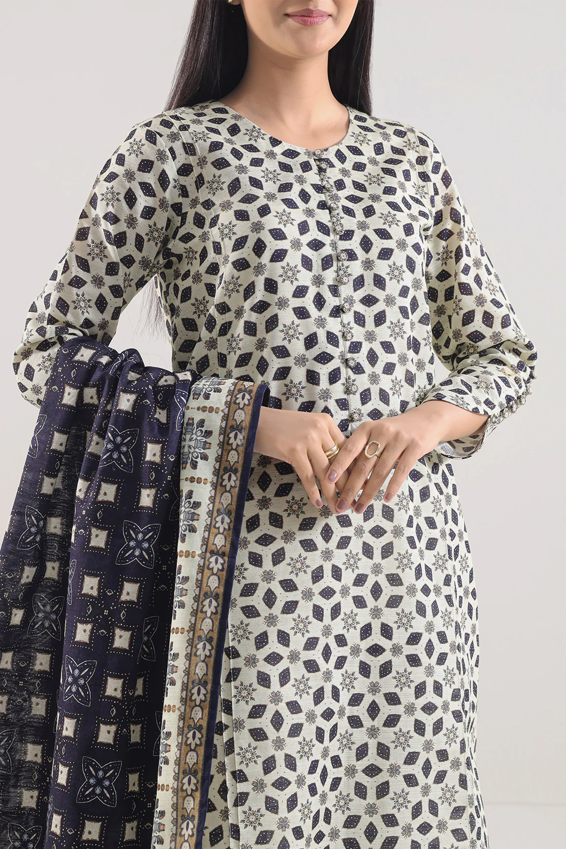 Unstitched Printed Warm Khaddar 3 Piece - Image 3