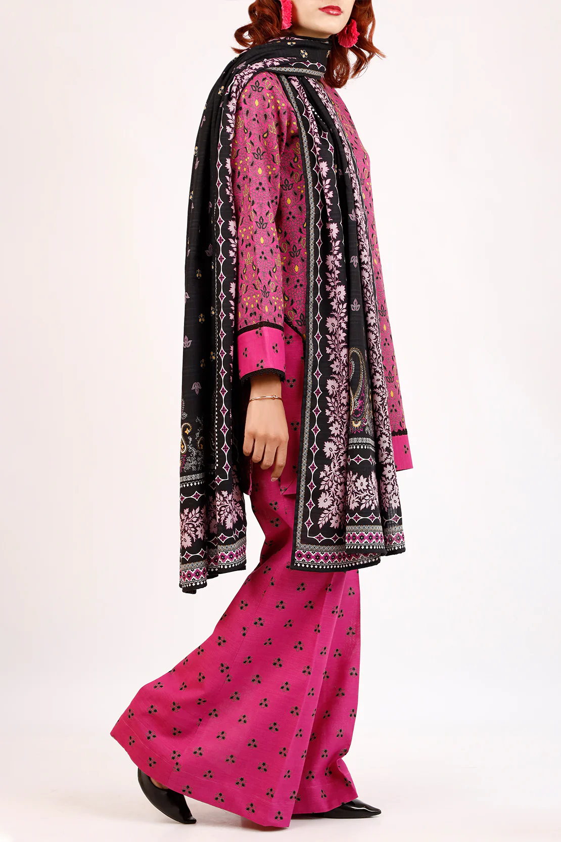 Unstitched Printed Warm Khaddar 3 Piece - Image 3