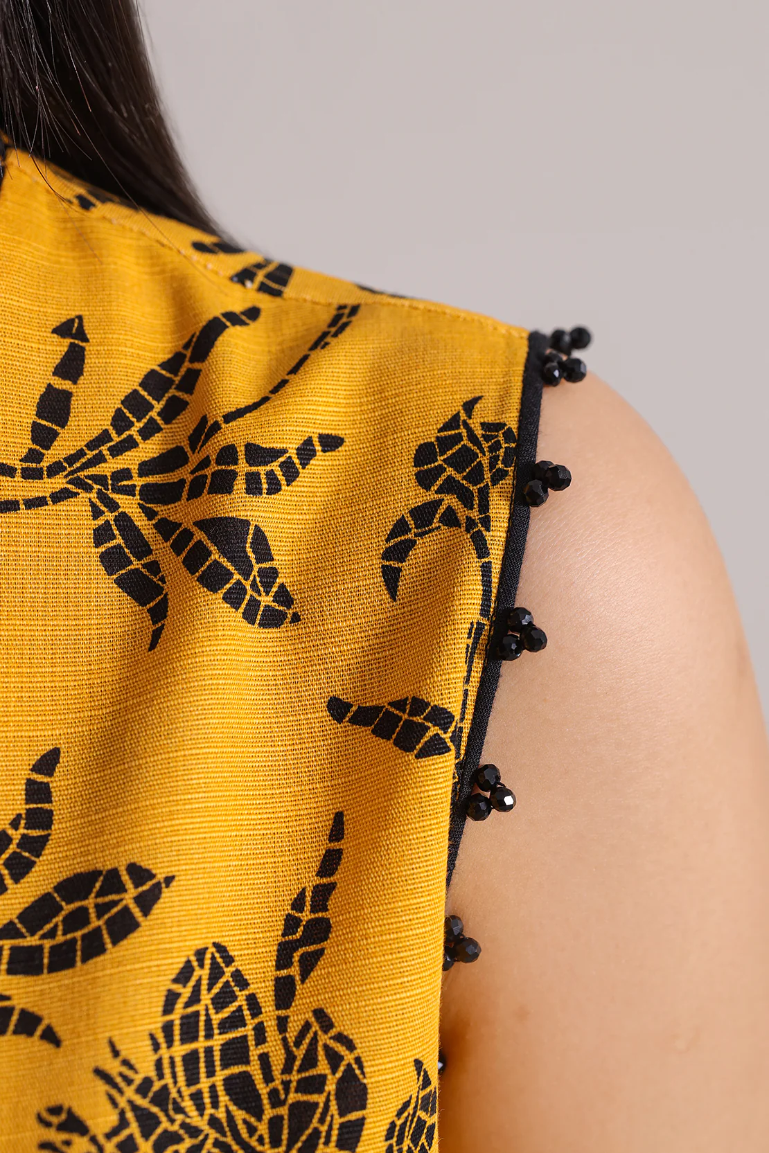 Unstitched Printed Warm Khaddar 3 Piece - Image 5