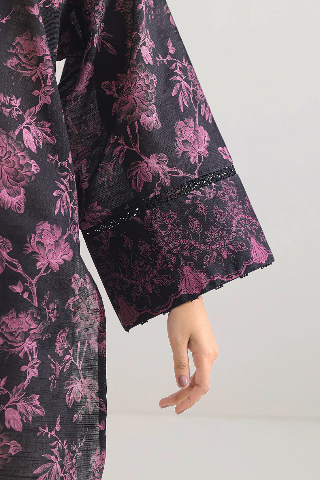 Unstitched Printed Warm Khaddar 3 Piece - Image 4