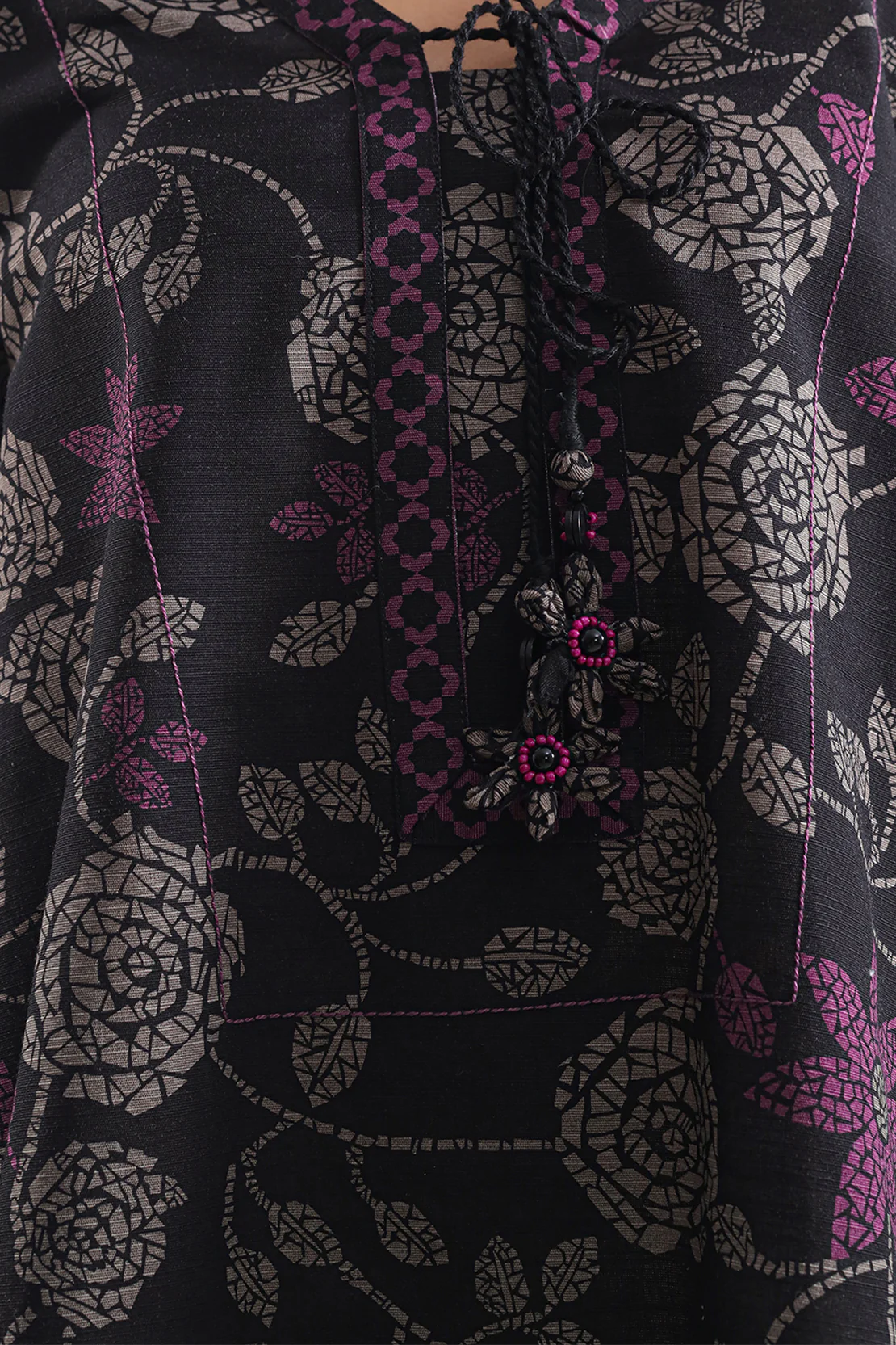 Unstitched Printed Cotton Khaddar 3 Piece - Image 4