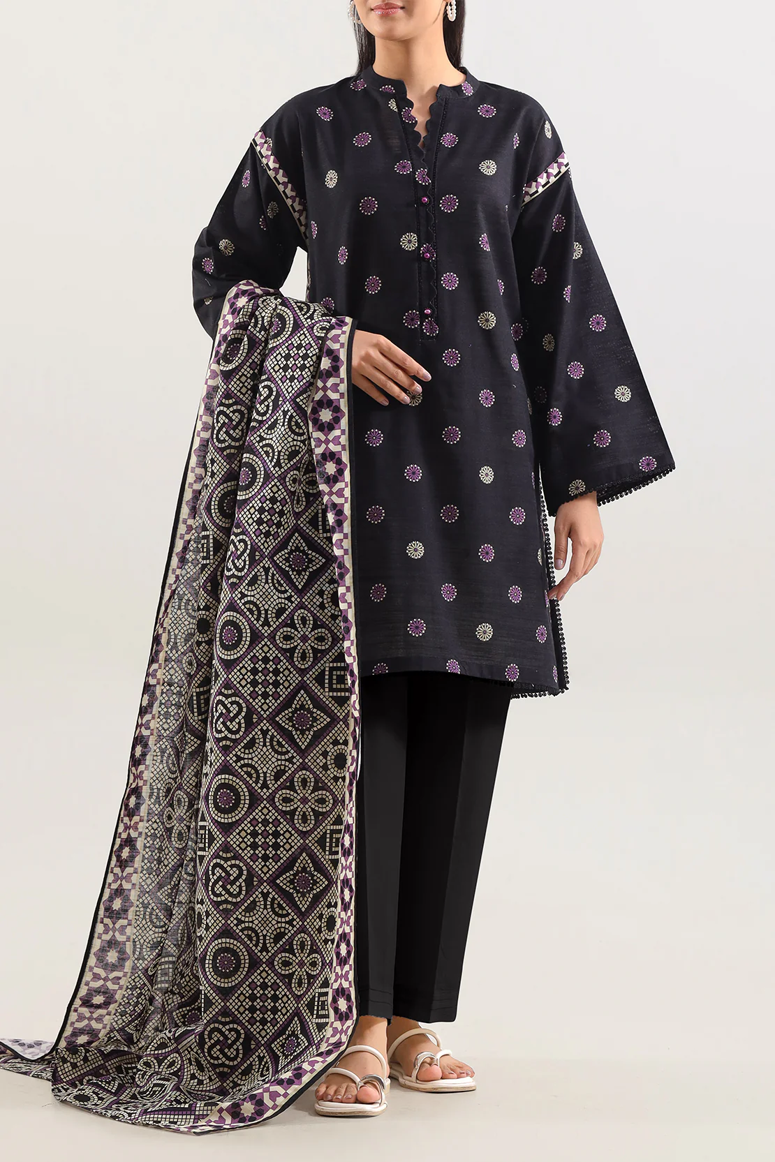 Unstitched Printed Cotton Khaddar 3 Piece - Image 3