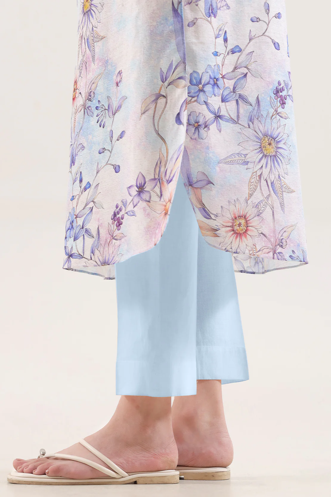 Unstitched Printed Cotton Khaddar 3 Piece - Image 5