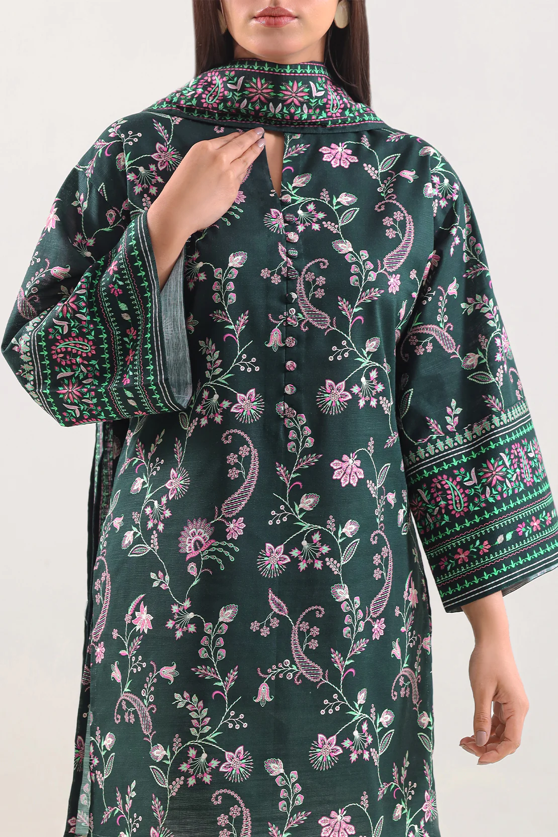 Unstitched Printed Cotton Khaddar 3 Piece - Image 5