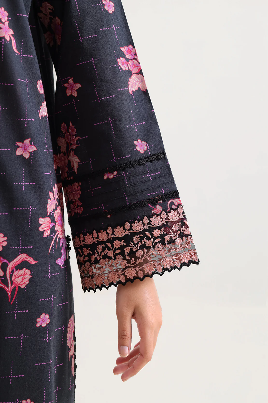 Unstitched Printed Embroidered Lawn 2 Piece (Shirt/Dupatta) - Image 4