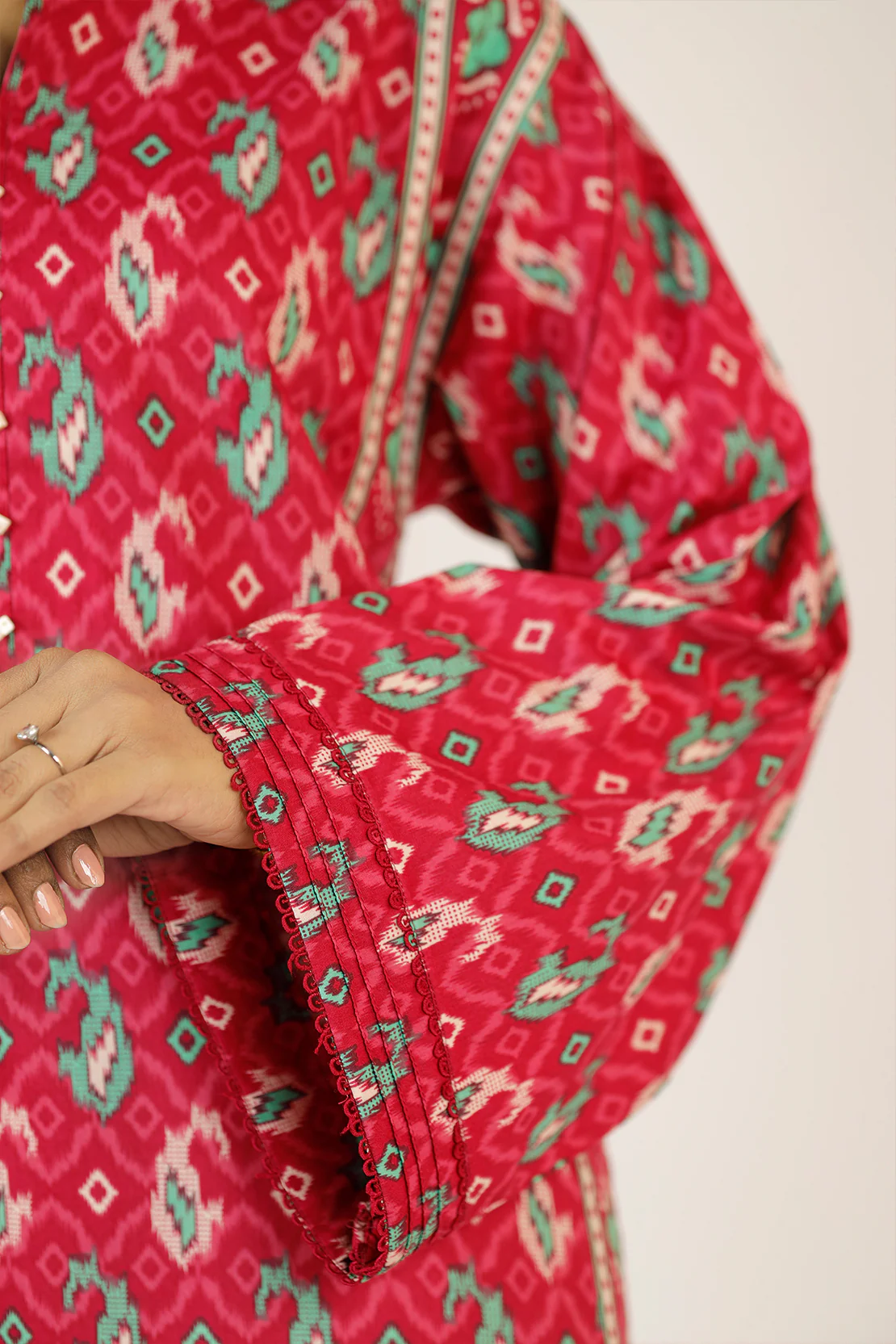 Unstitched Printed Lawn 2 Piece (Shirt/Dupatta) - Image 4