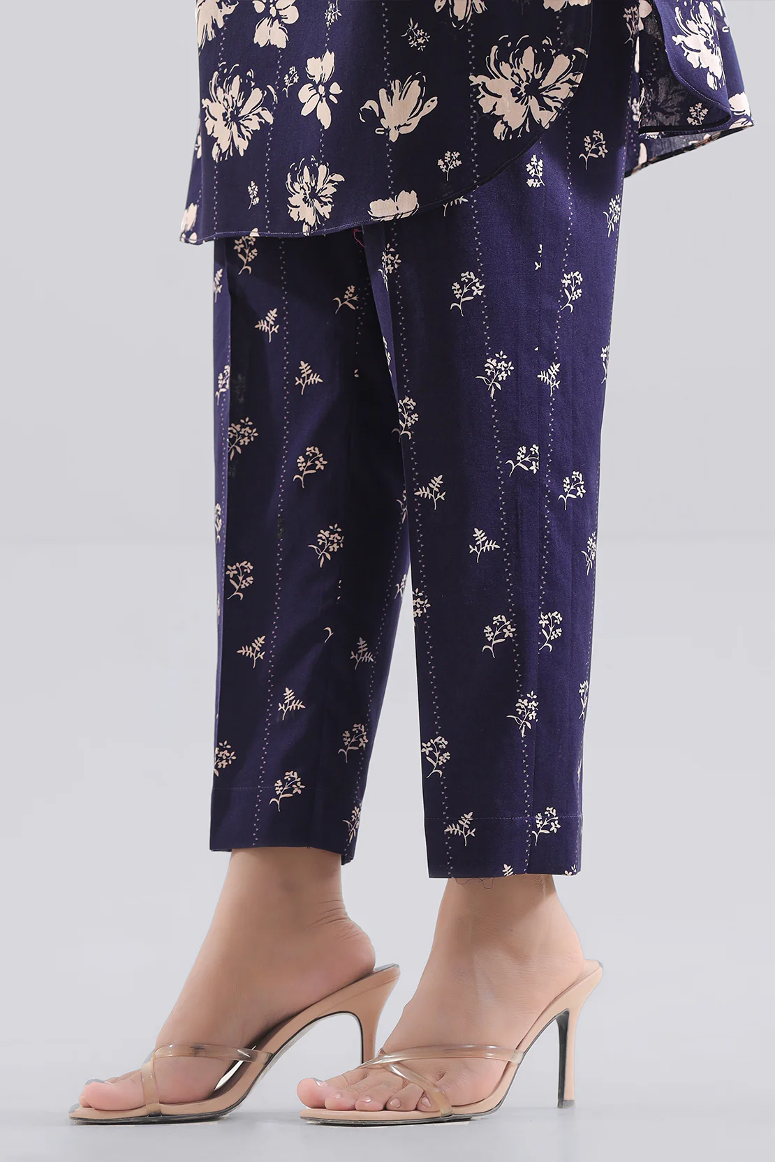 Unstitched Printed Lawn 2 Piece (Shirt/Trouser) - Image 4
