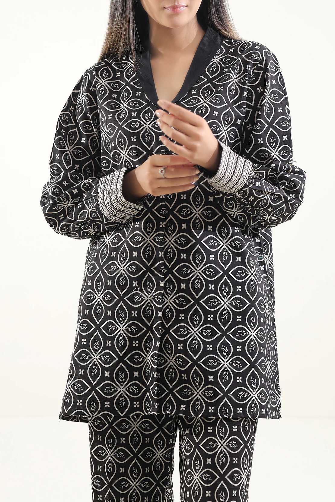 Unstitched Printed Lawn 2 Piece (Shirt/Trouser) - Image 3