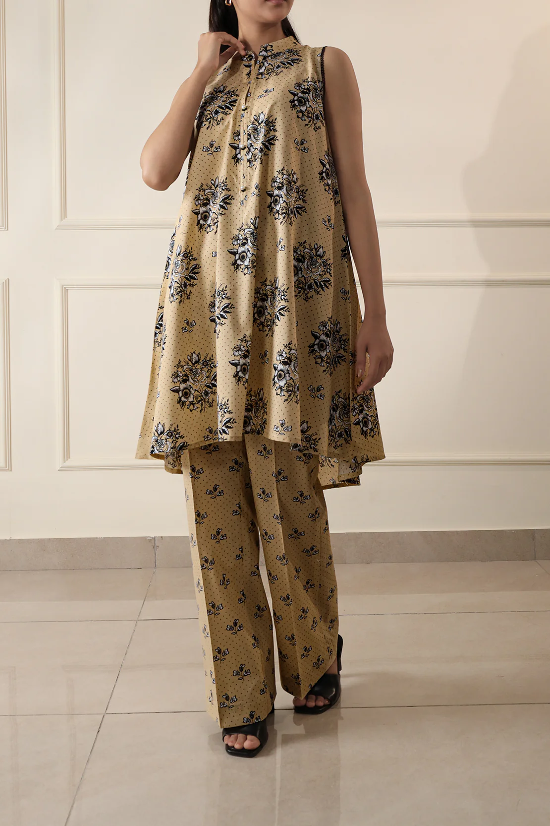 Unstitched Printed Lawn 2 Piece (Shirt/Trouser) - Image 3