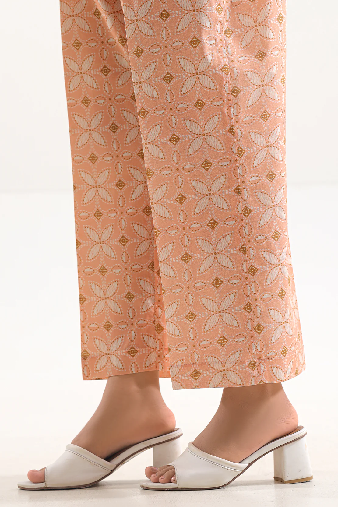 Unstitched Printed Lawn 2 Piece (Shirt/Trouser) - Image 5