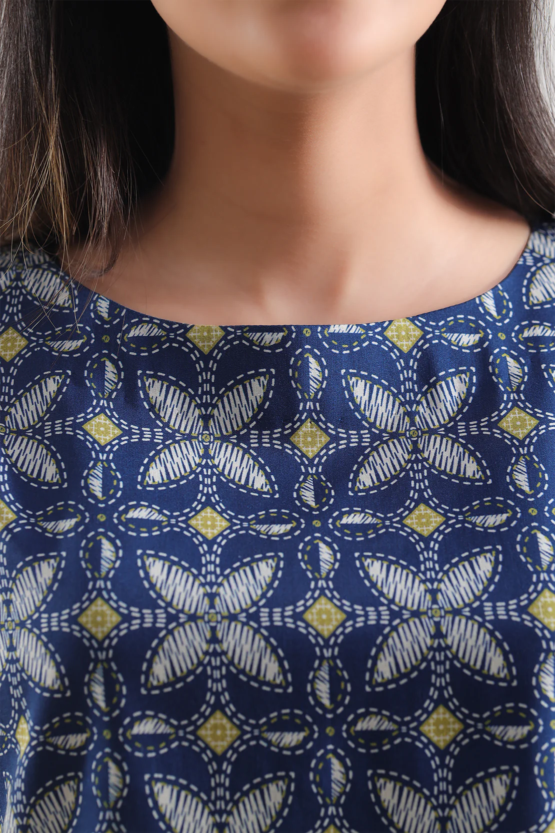 Unstitched Printed Lawn 2 Piece (Shirt/Trouser) - Image 3