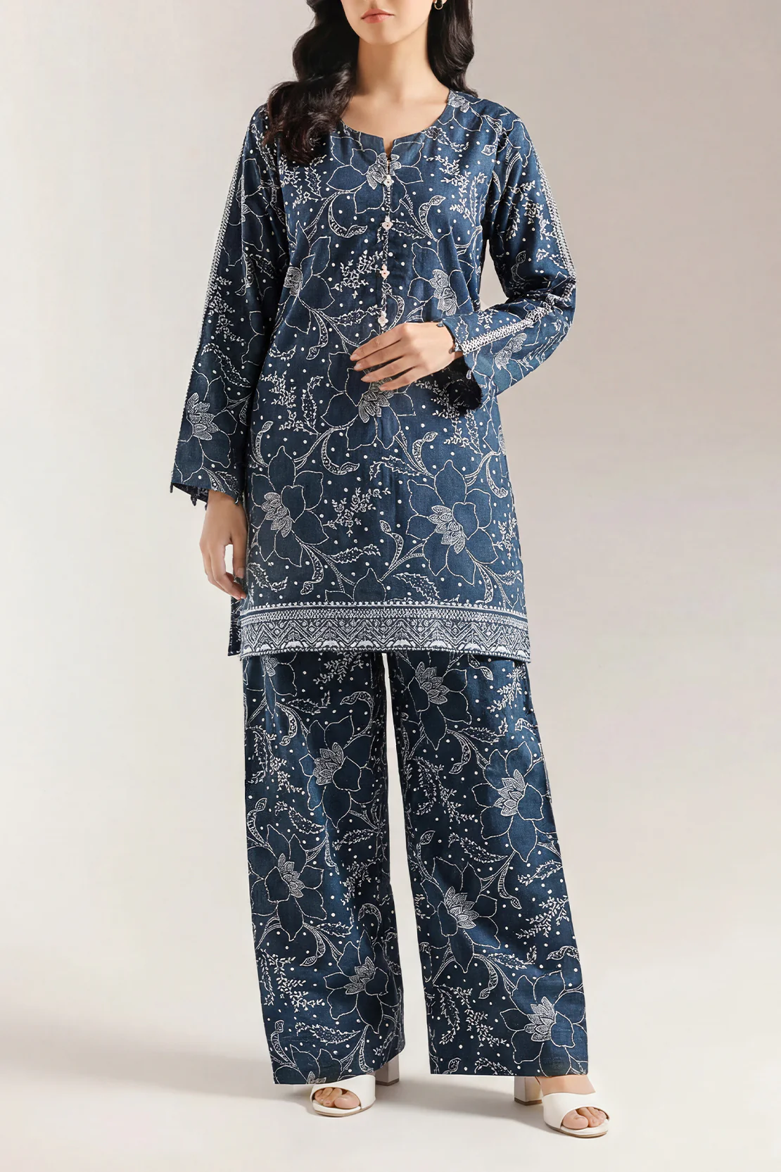 Unstitched Printed Lawn 2 Piece (Shirt/Trouser)