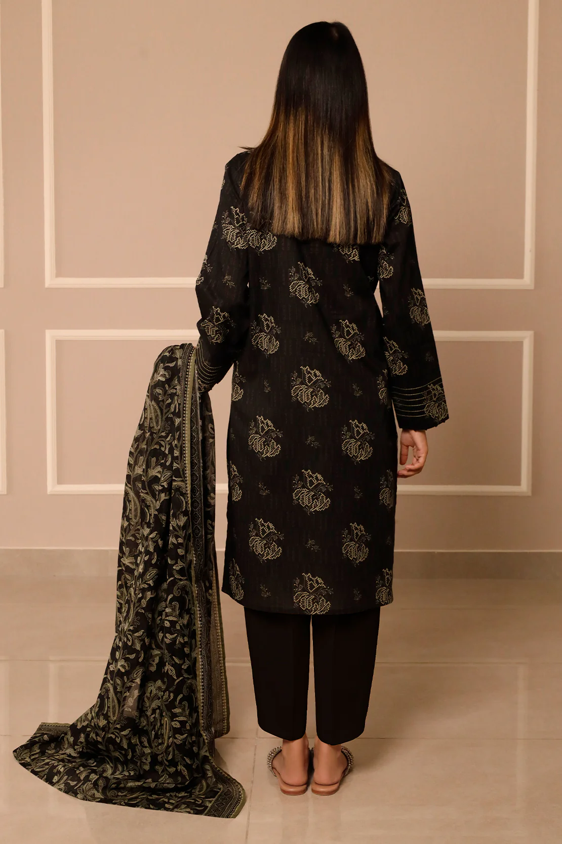 Unstitched Printed Lawn 3 Piece - Image 5