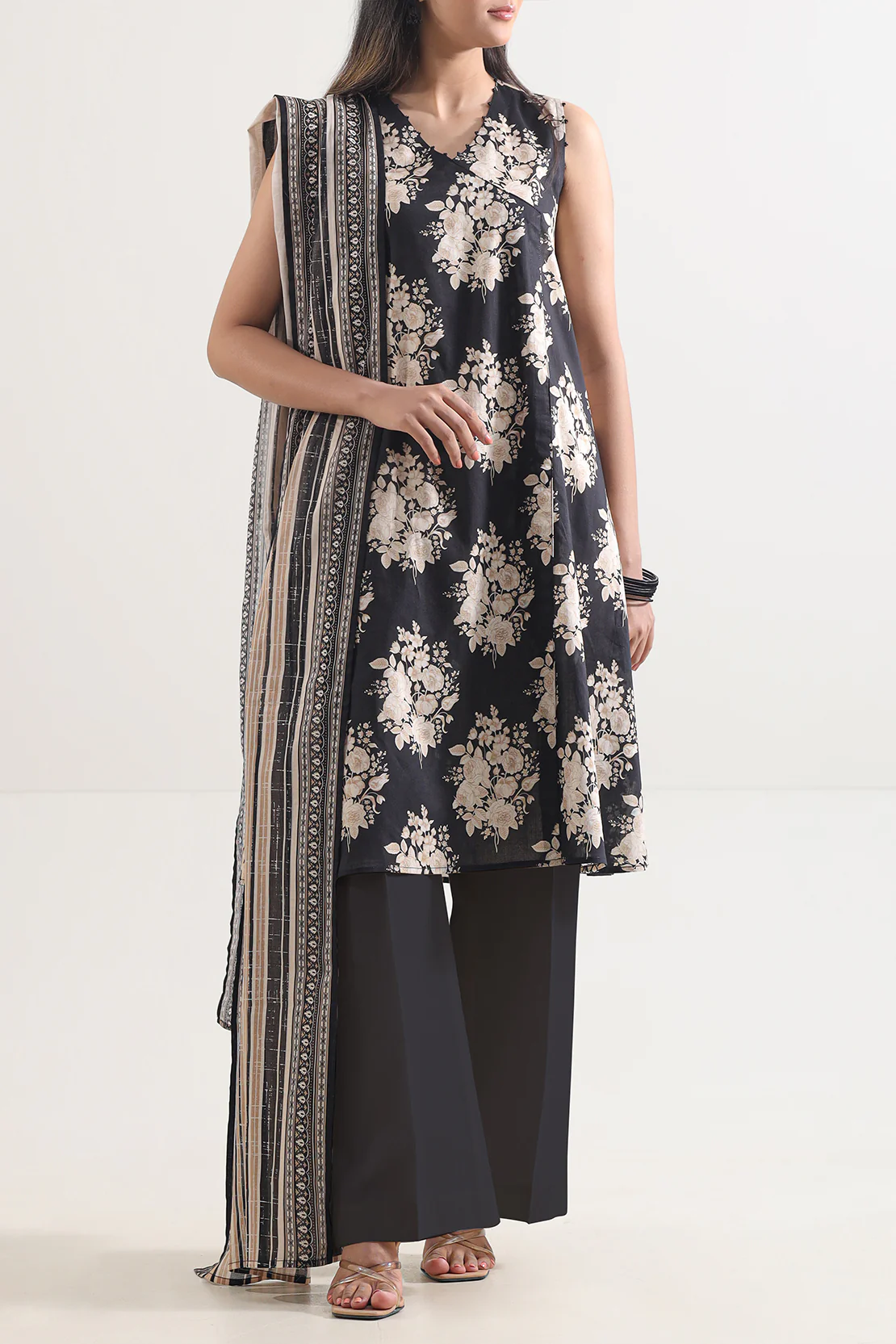 Unstitched Printed Lawn 3 Piece - Image 2