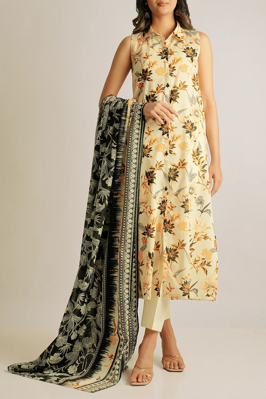 Unstitched Printed Lawn 3 Piece - Image 4