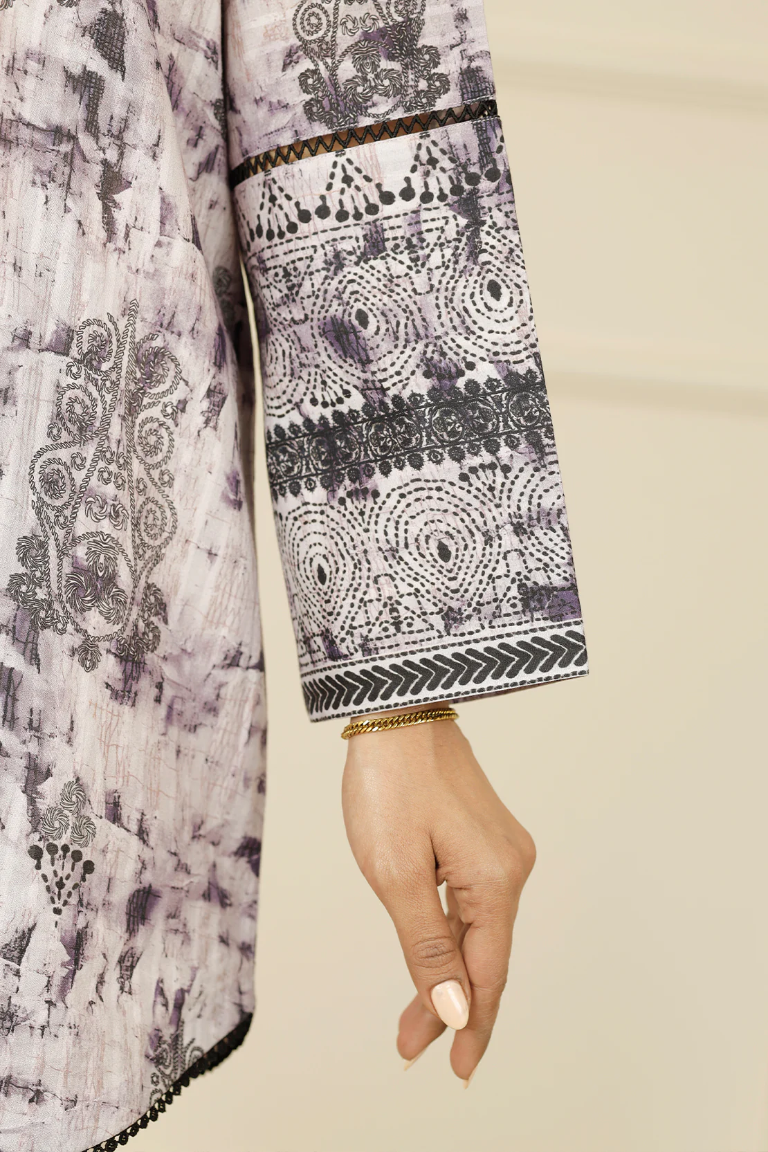 Unstitched Printed Lawn 3 Piece - Image 7