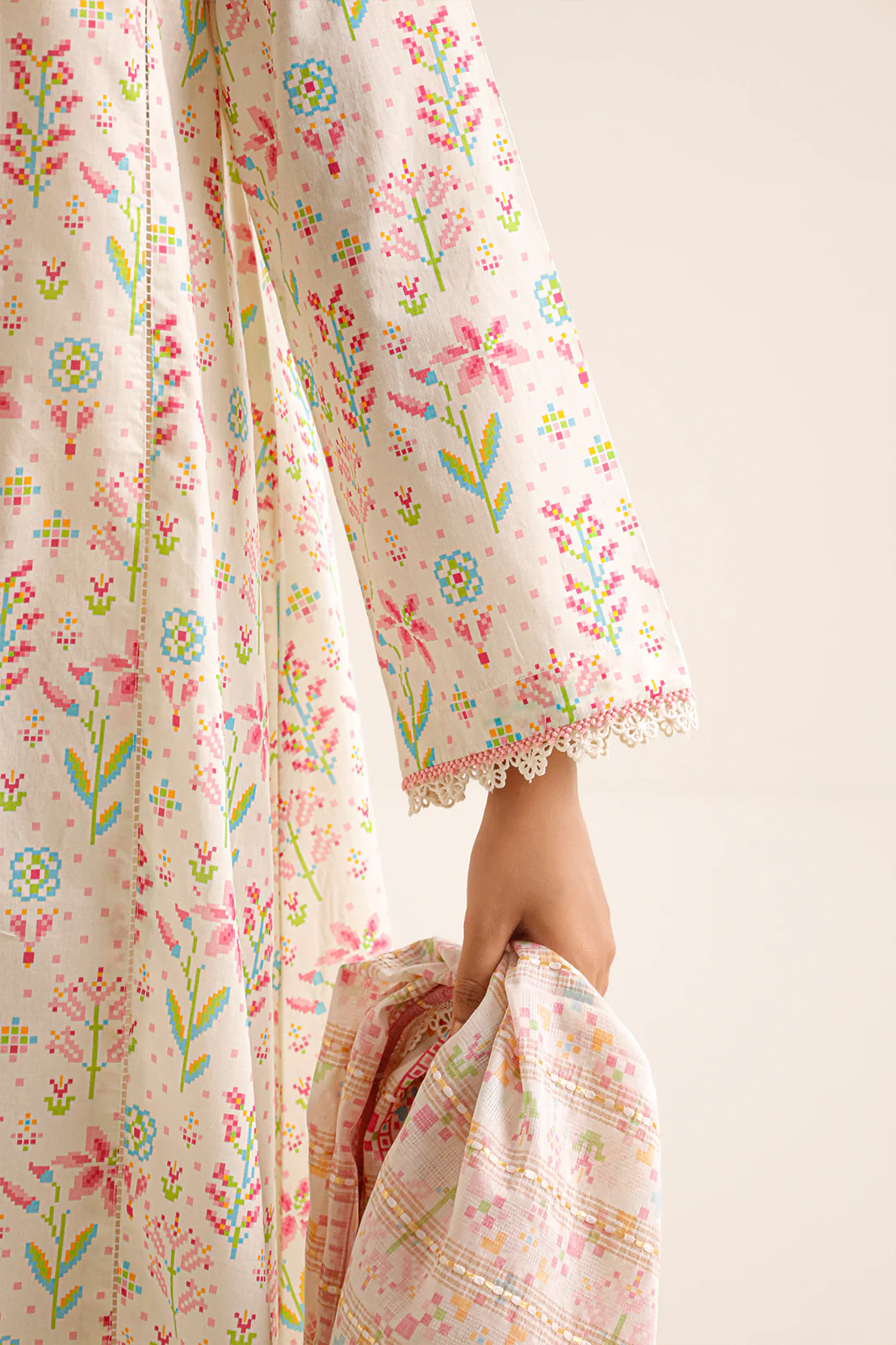 Unstitched Printed Lawn 3 Piece - Image 5