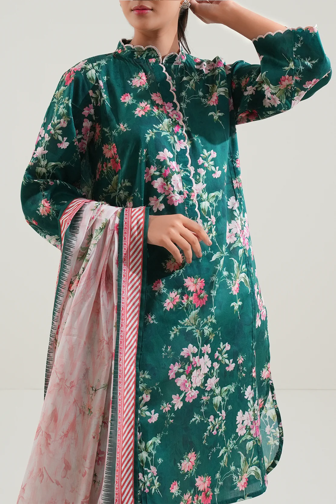 Unstitched Printed Lawn 3 Piece - Image 2