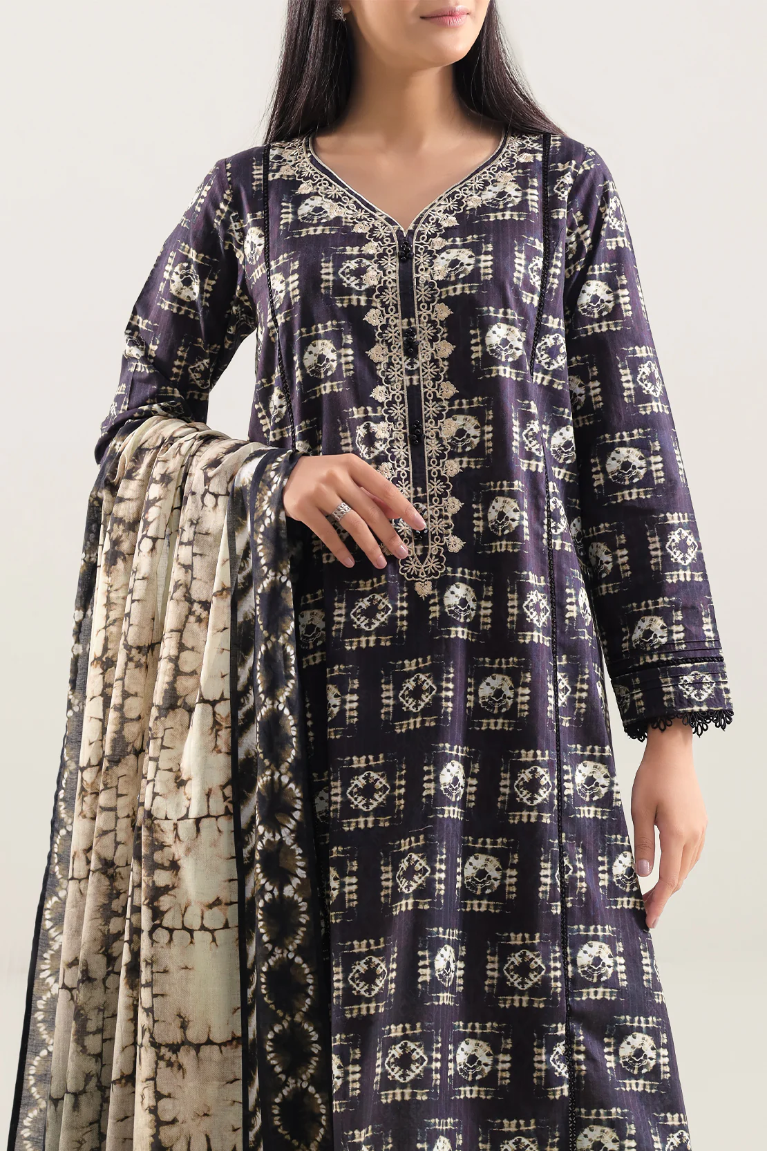 Unstitched Printed Lawn 3 Piece - Image 2