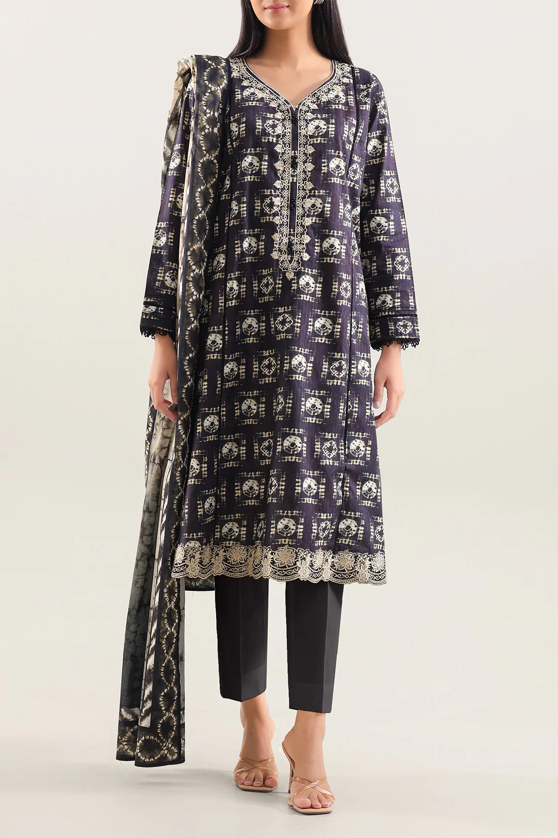 Unstitched Printed Lawn 3 Piece - Image 3