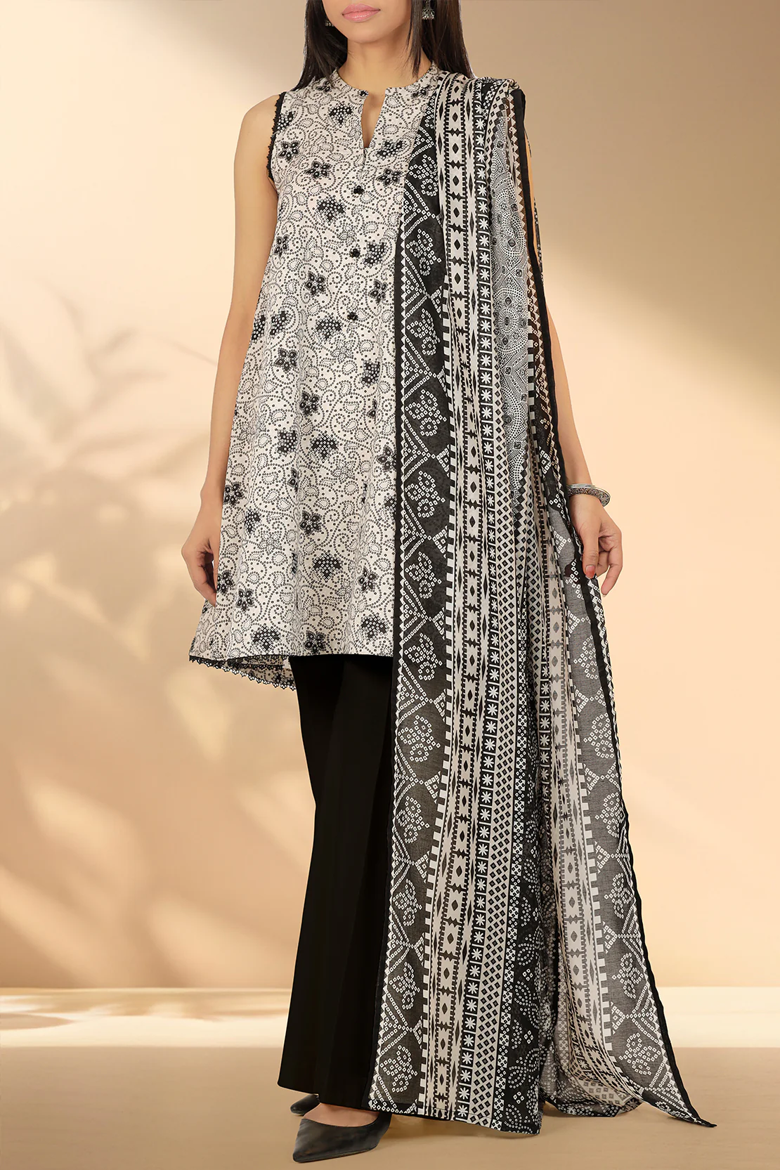 Unstitched Printed Lawn 3 Piece - Image 2
