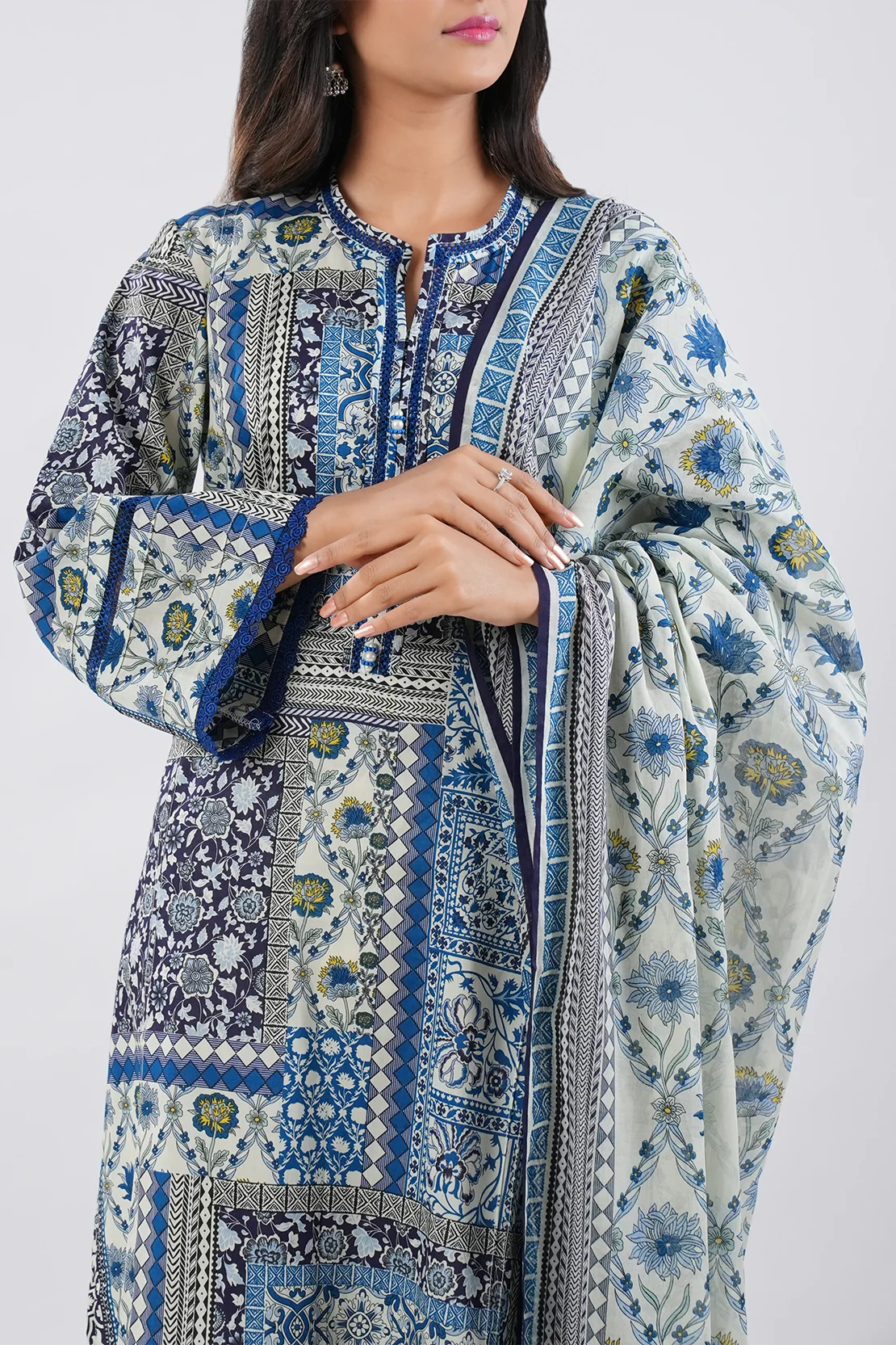 Unstitched Printed Lawn 3 Piece - Image 5