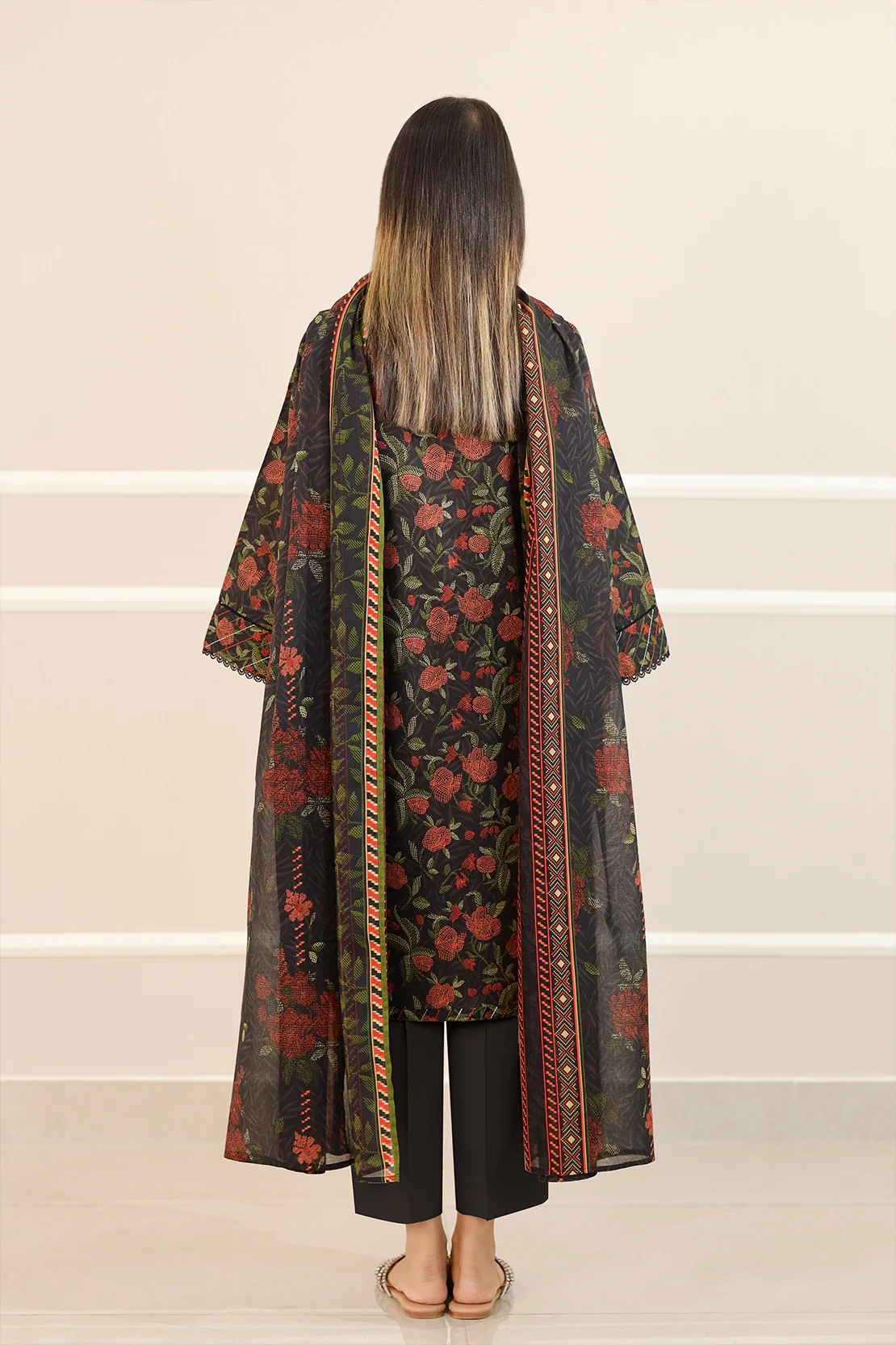 Unstitched Printed Lawn 3 Piece - Image 7